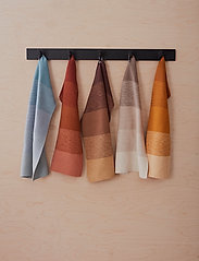 OYOY Living Design - Niji Mini Towel - najniższe ceny - dark caramel - 1