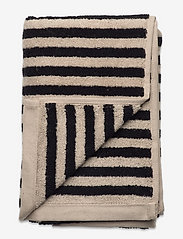 Raita Towel - 50x100 cm - BLACK