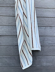 OYOY Living Design - Raita Towel - 70x140 cm - rankų ir vonios rankšluosčiai - ice blue - 2