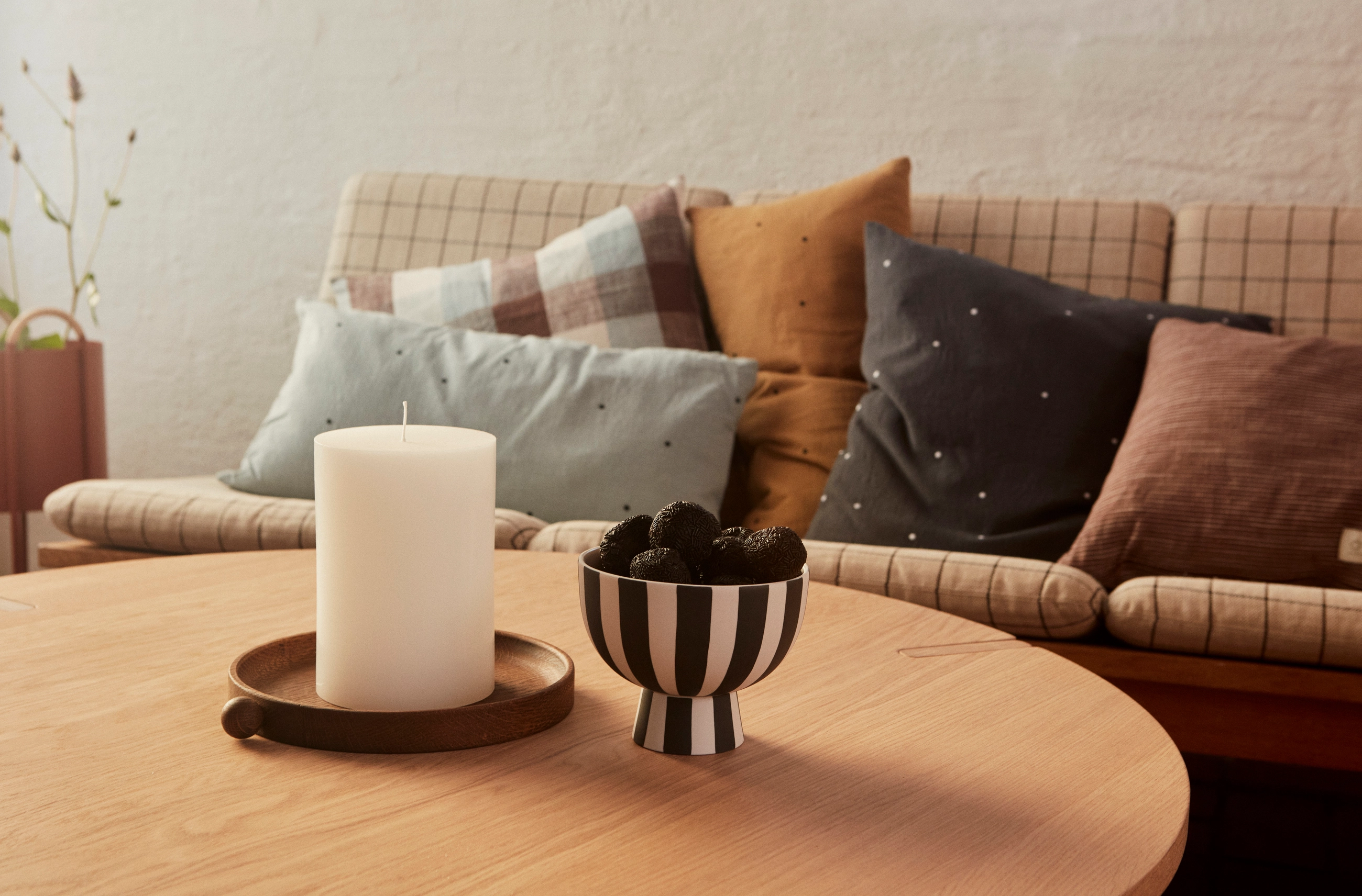 OYOY Living Design - Inka Wood Tray Round - serveringsbakker - dark - 4