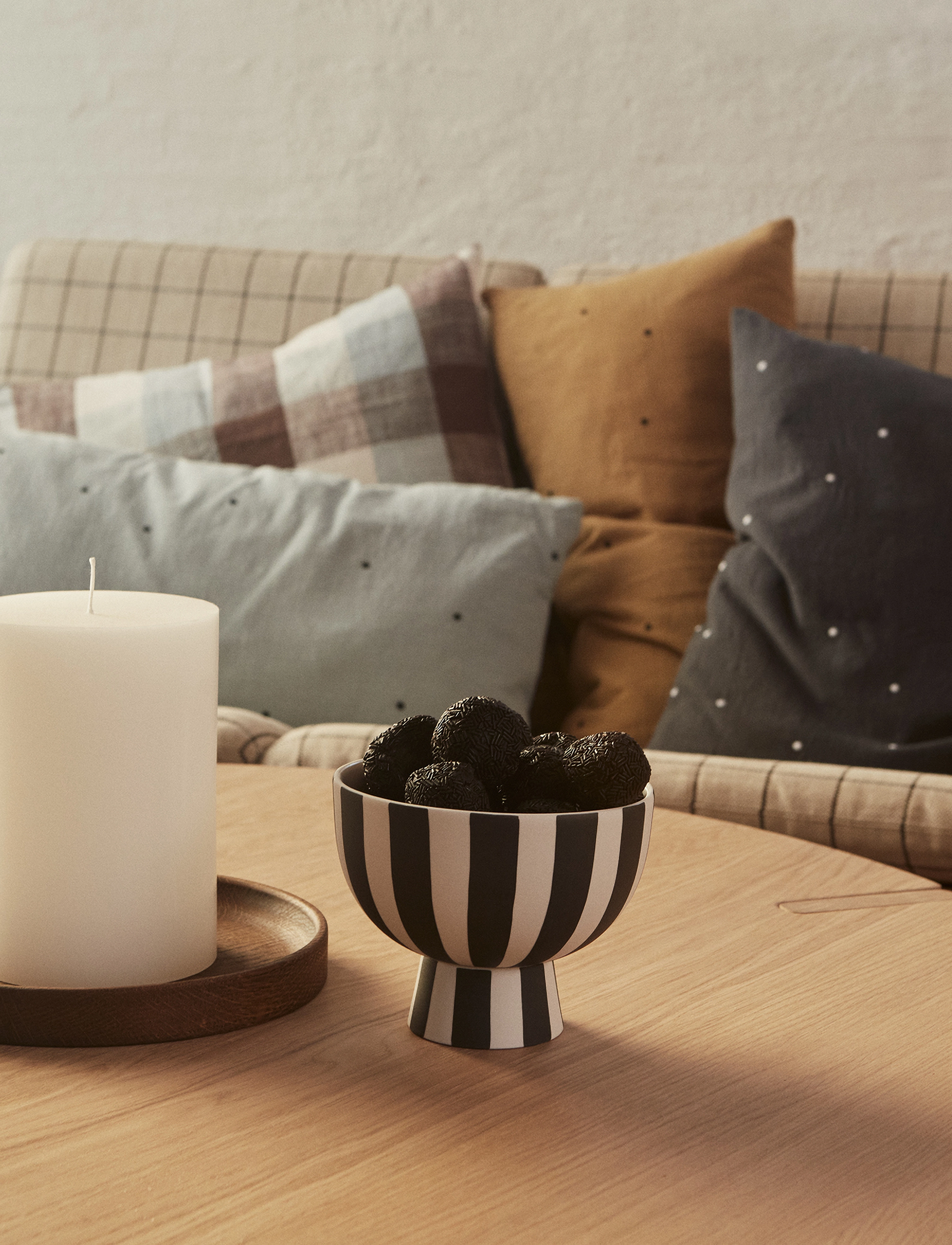 OYOY Living Design - Toppu Mini Bowl - serviravimo indai - white / black - 2