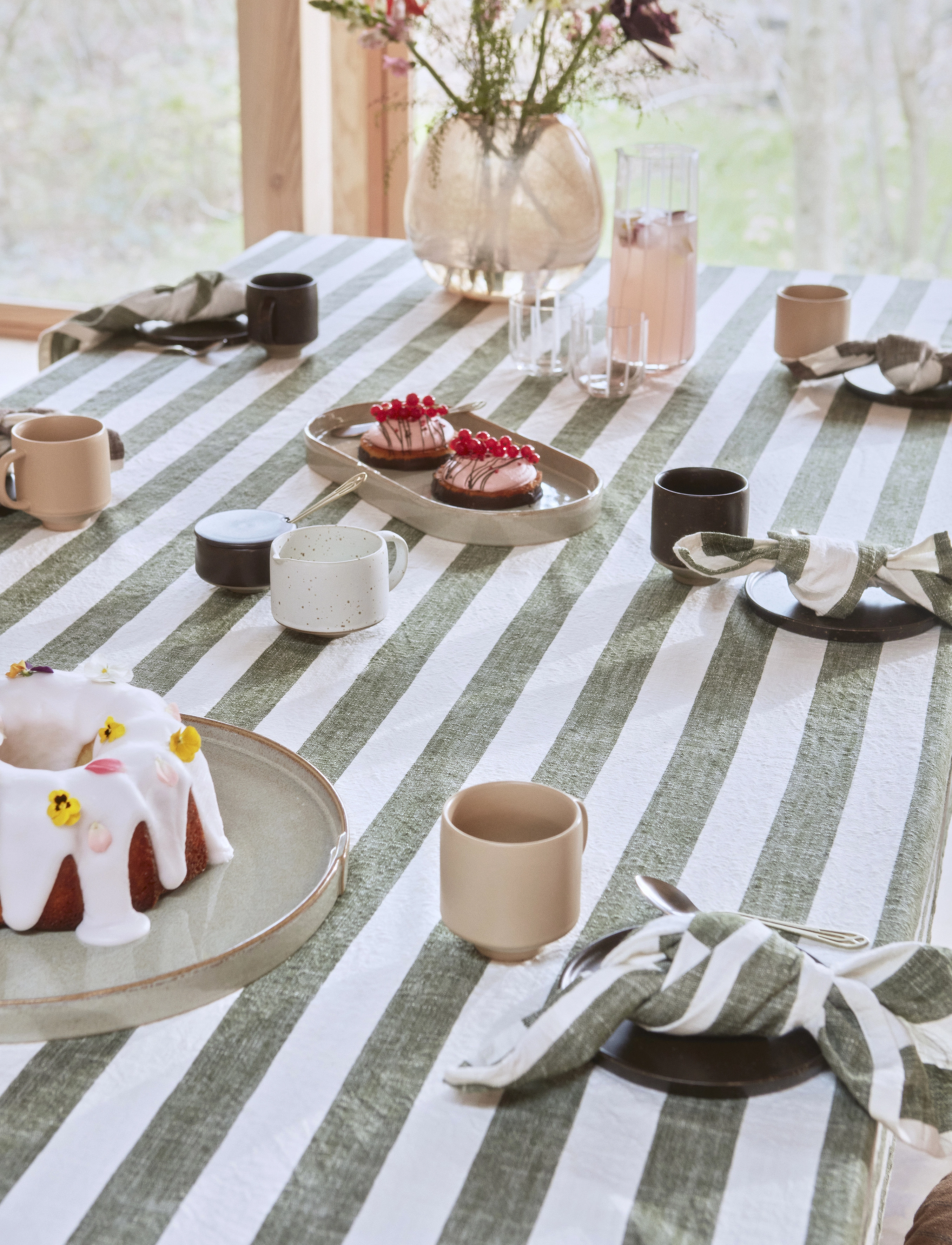 OYOY Living Design - Striped Tablecloth - 260x140 cm - duge & bordløbere - olive - 2