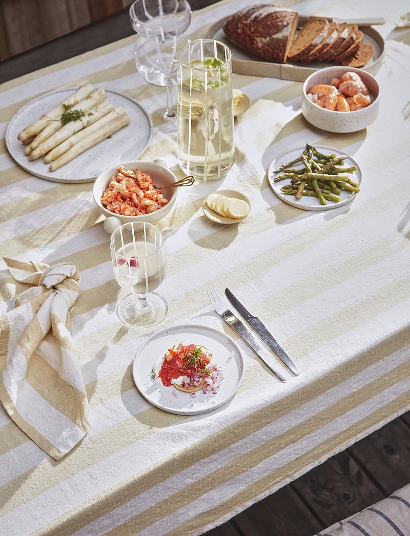 OYOY Living Design - Striped Napkin Pack of 2 - stoffservietten - vanilla - 1