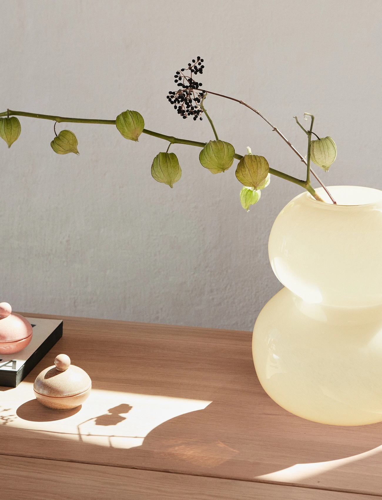 OYOY Living Design - Lasi Vase - Large - väikesed vaasid - vanilla - 1