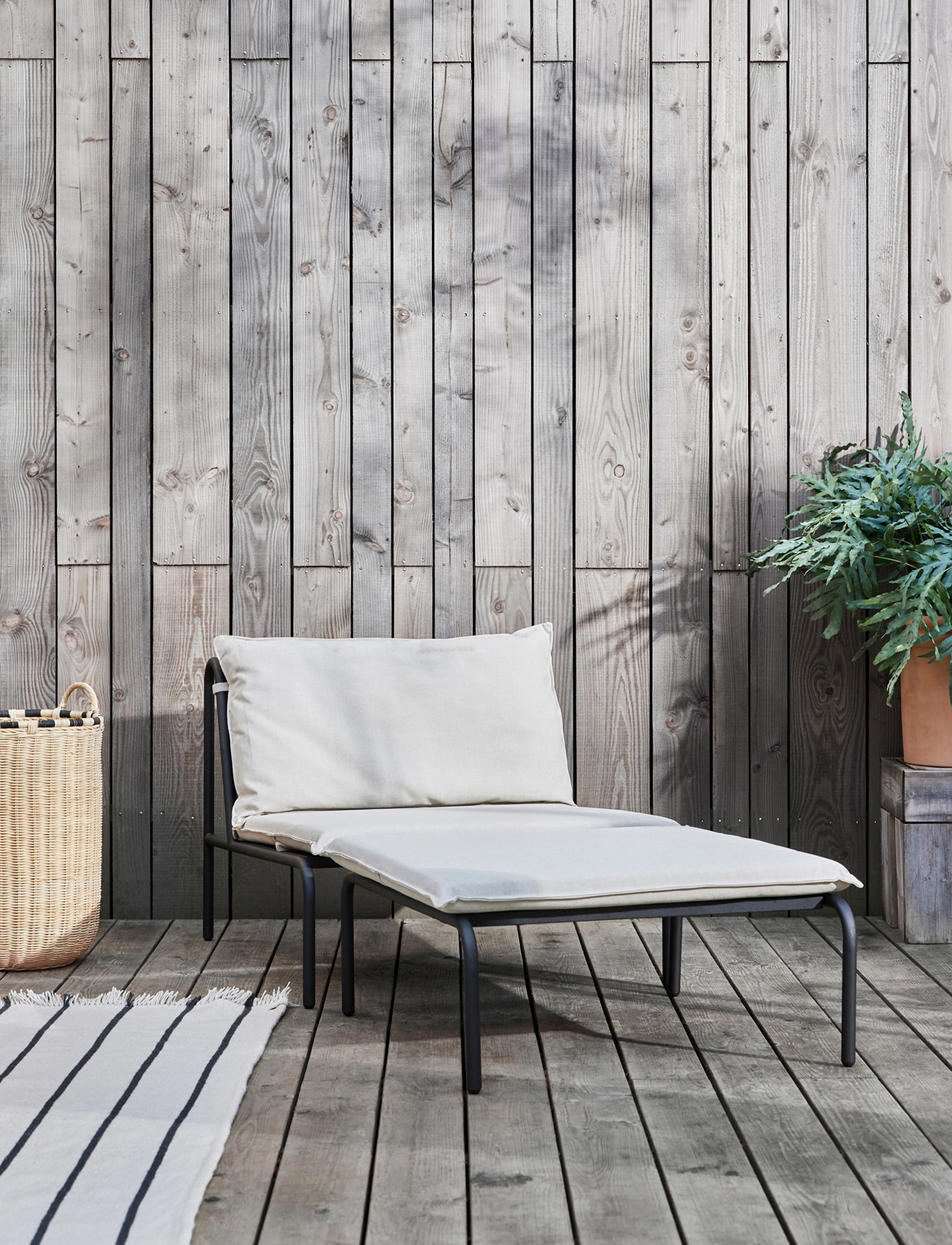 OYOY Living Design Furi Outdoor Lounge Ottoman, One Size, Black, Udendørs Miljø > Udendørs Skamler, Unisex