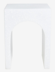 OYOY Living Design - Siltaa Recycled Stool - lauad - white - 1
