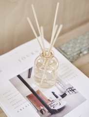 OYOY Living Design - Fragrance Diffuser - Aji - doftpinnar - peach - 2