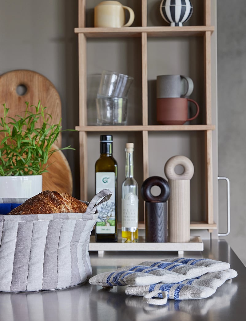 OYOY Living Design - Toppu Bread Basket - aufbewahrungskörbe - clay / optic blue - 0