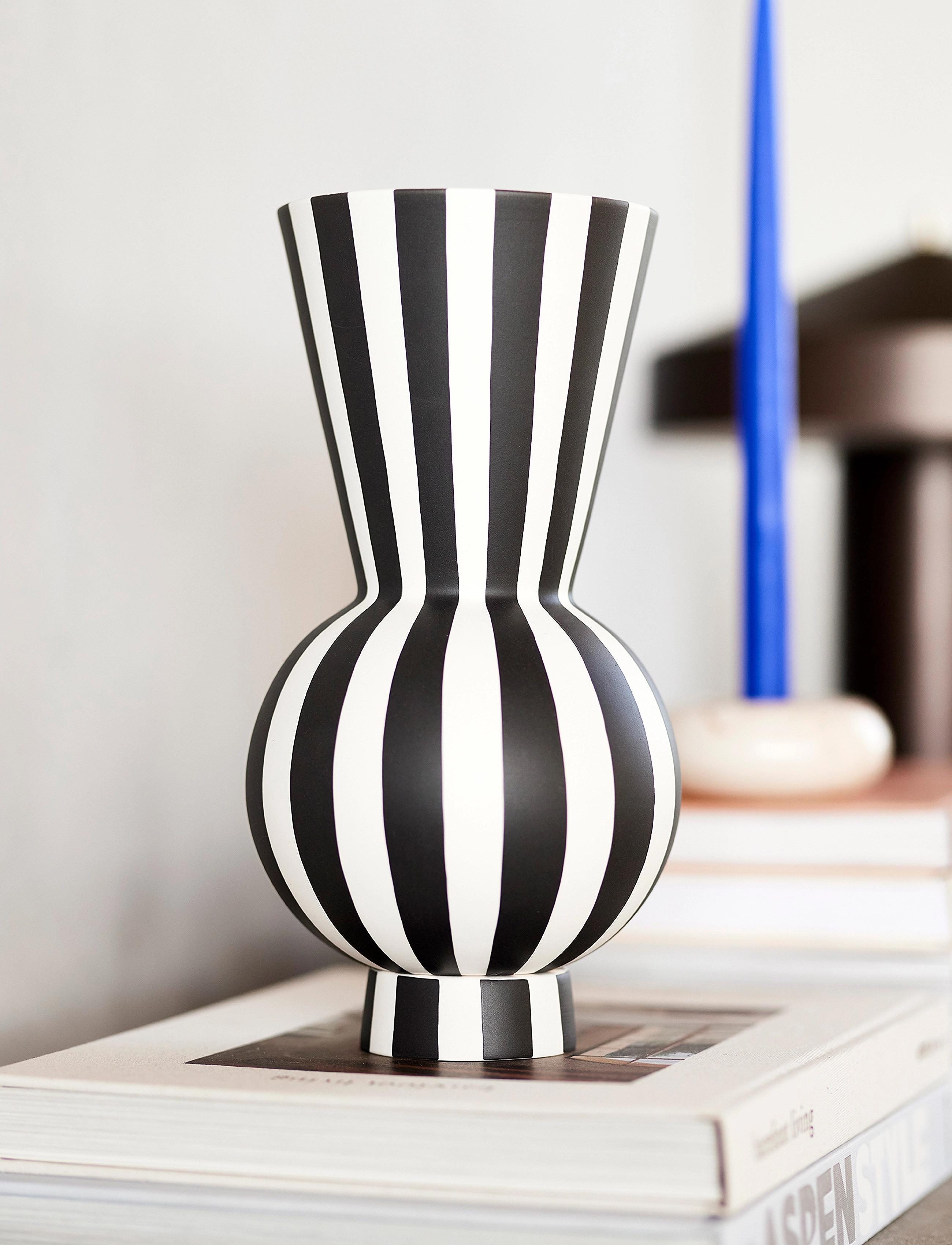OYOY Living Design Toppu Vase Round, Ø14.5X28 cm x 14.5, Decoration, Schwarz - Vases, Homeware