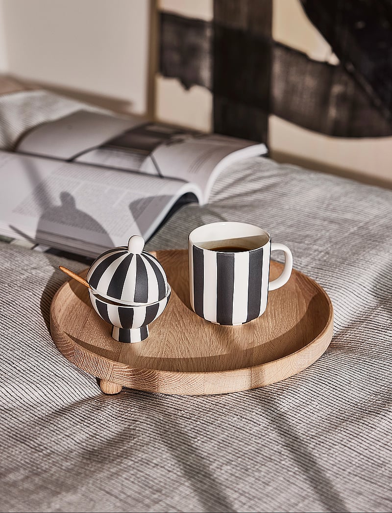 OYOY Living Design - Toppu Mug - kaffetassen - white / black - 1