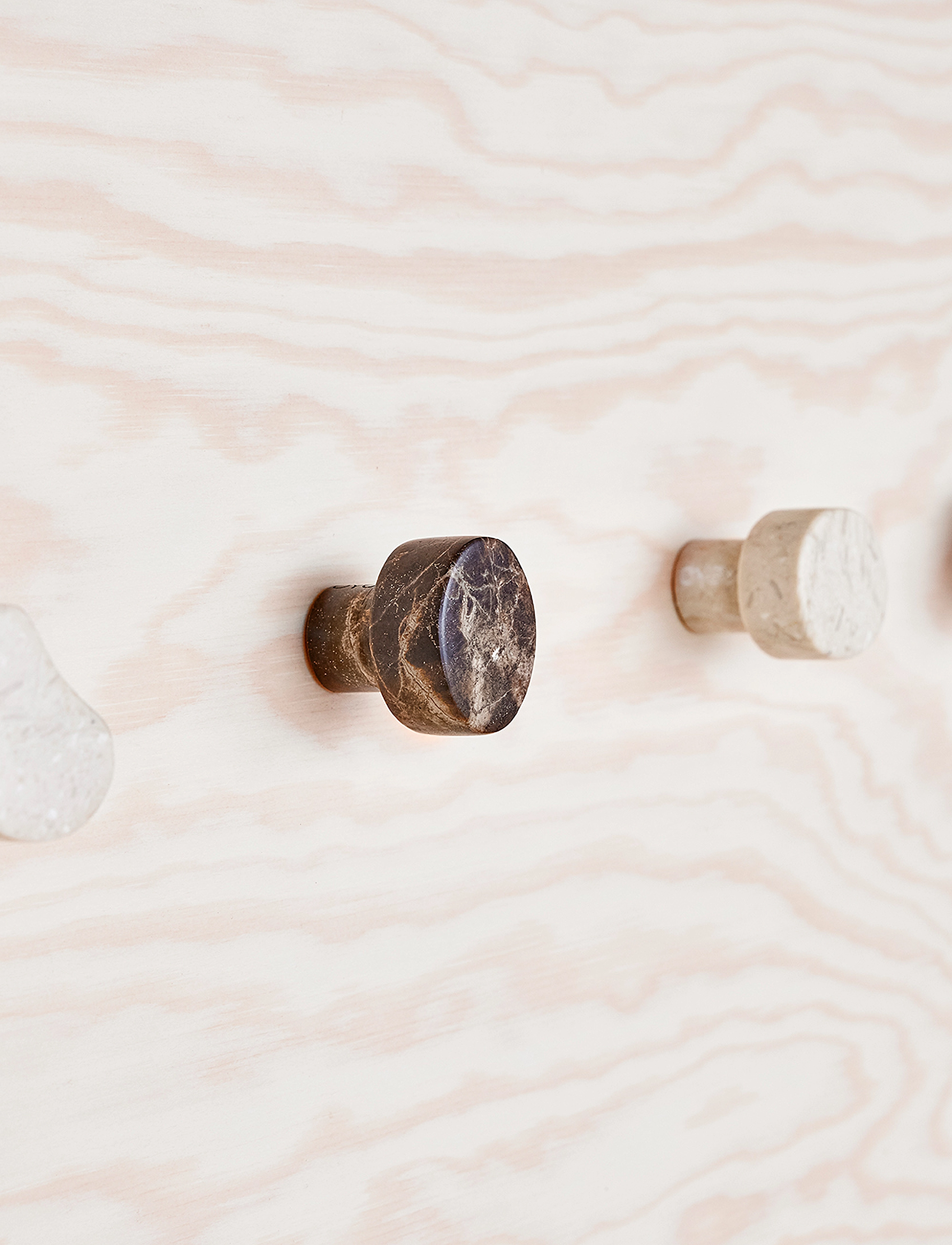 OYOY Living Design - Savi Marble Hook No. 2 - krokar - choko - 2