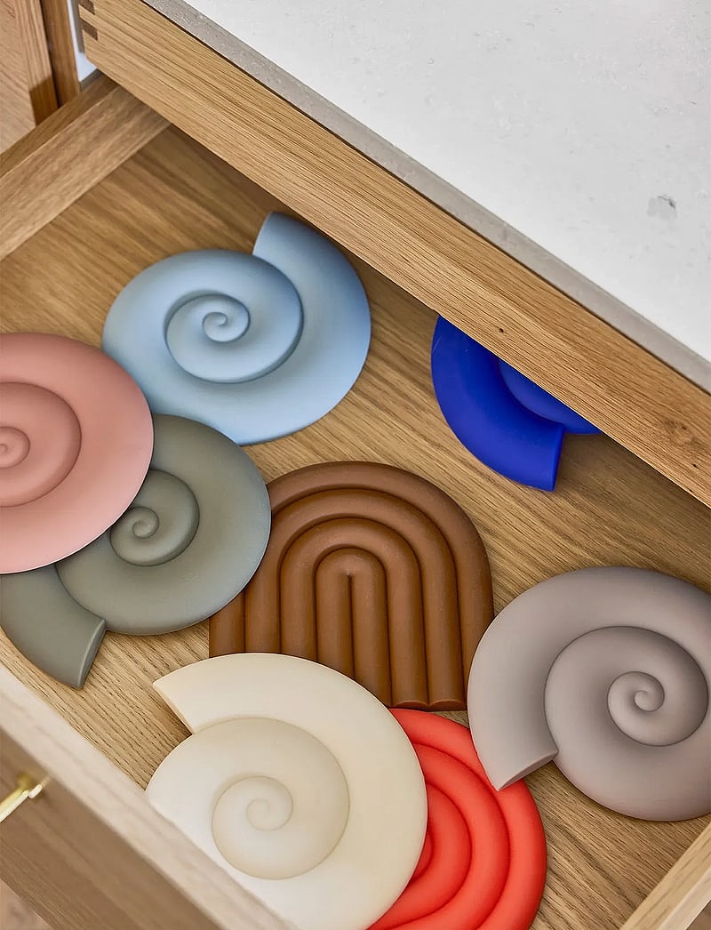 OYOY Living Design - Nautilus Trivet - topfuntersetzer - dusty blue - 0