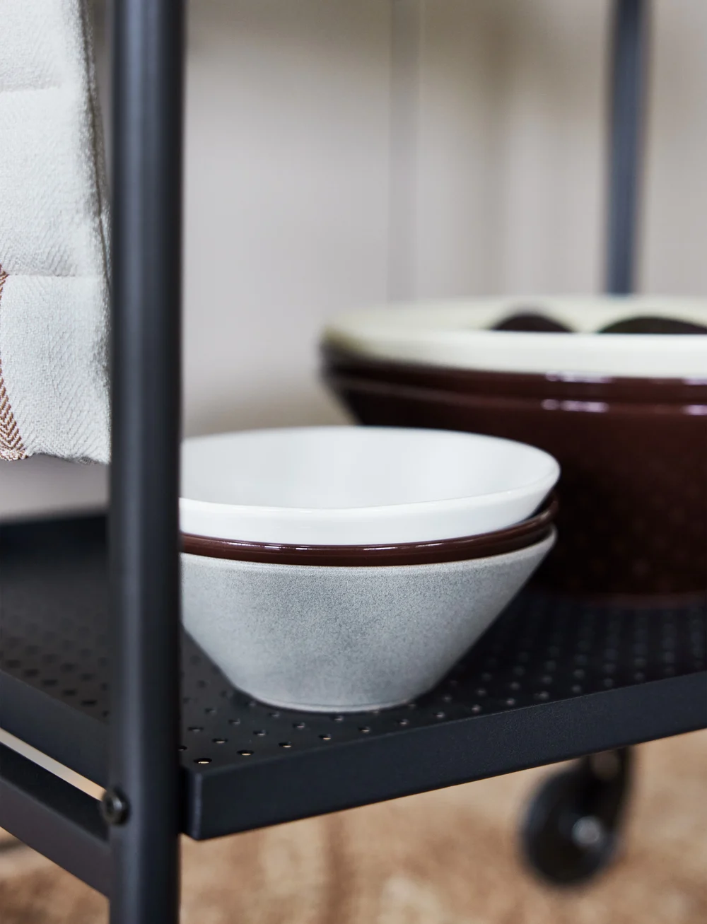 OYOY Living Design - Maki Trolley - osta hinna alusel - black - 3