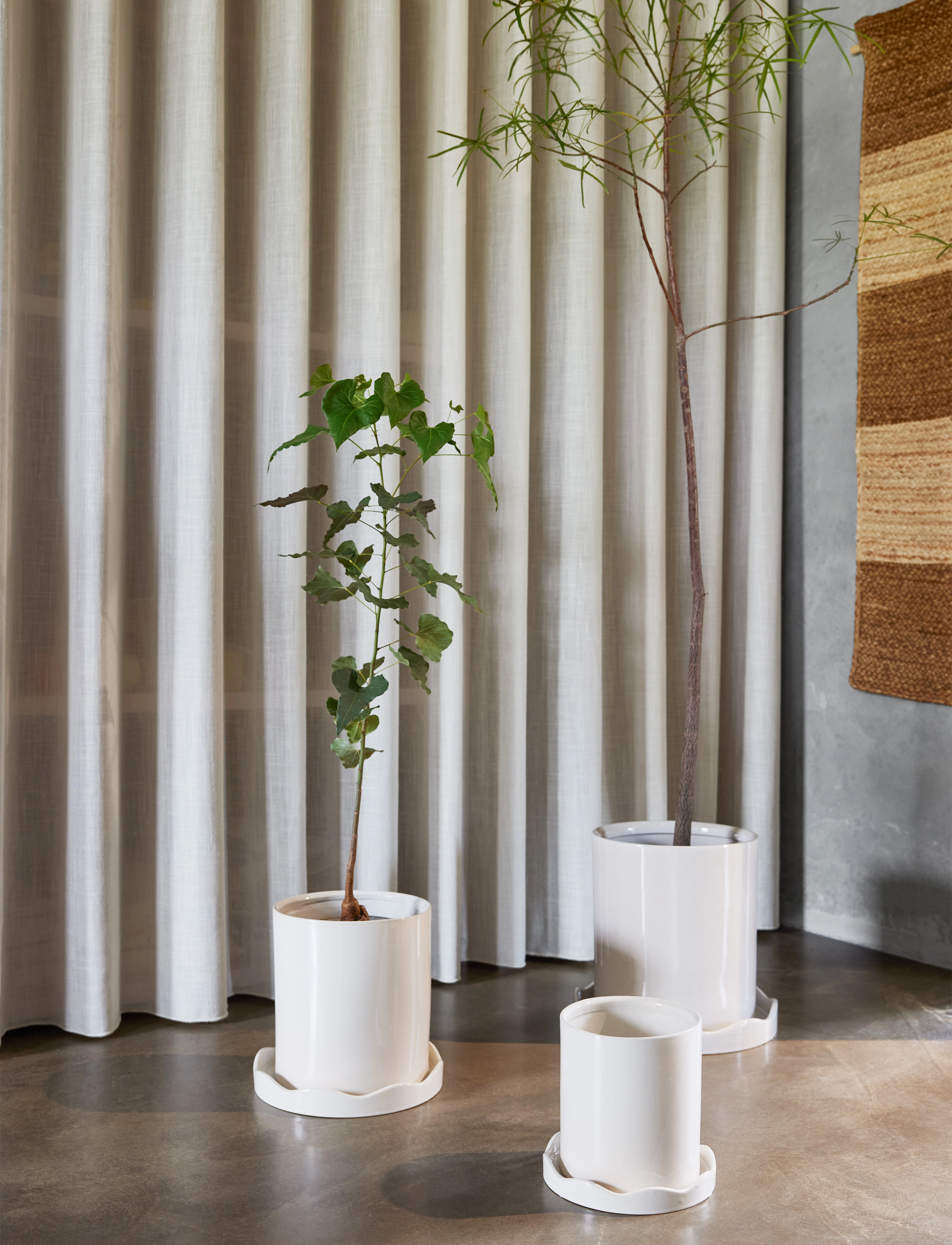 OYOY Living Design - Nami Pot with Saucer - Large - white - 2