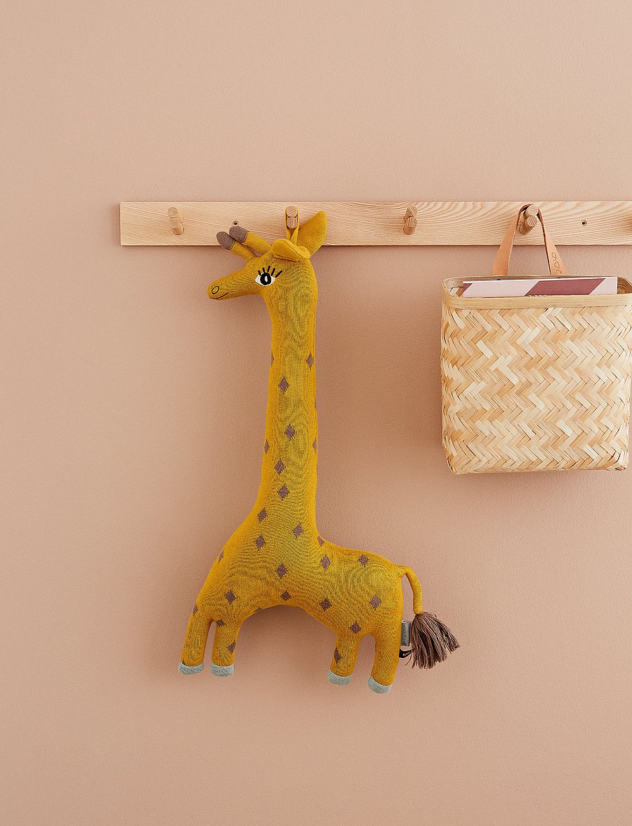 OYOY MINI - Noah Giraffe - fødselsdagsgaver - curry - 1