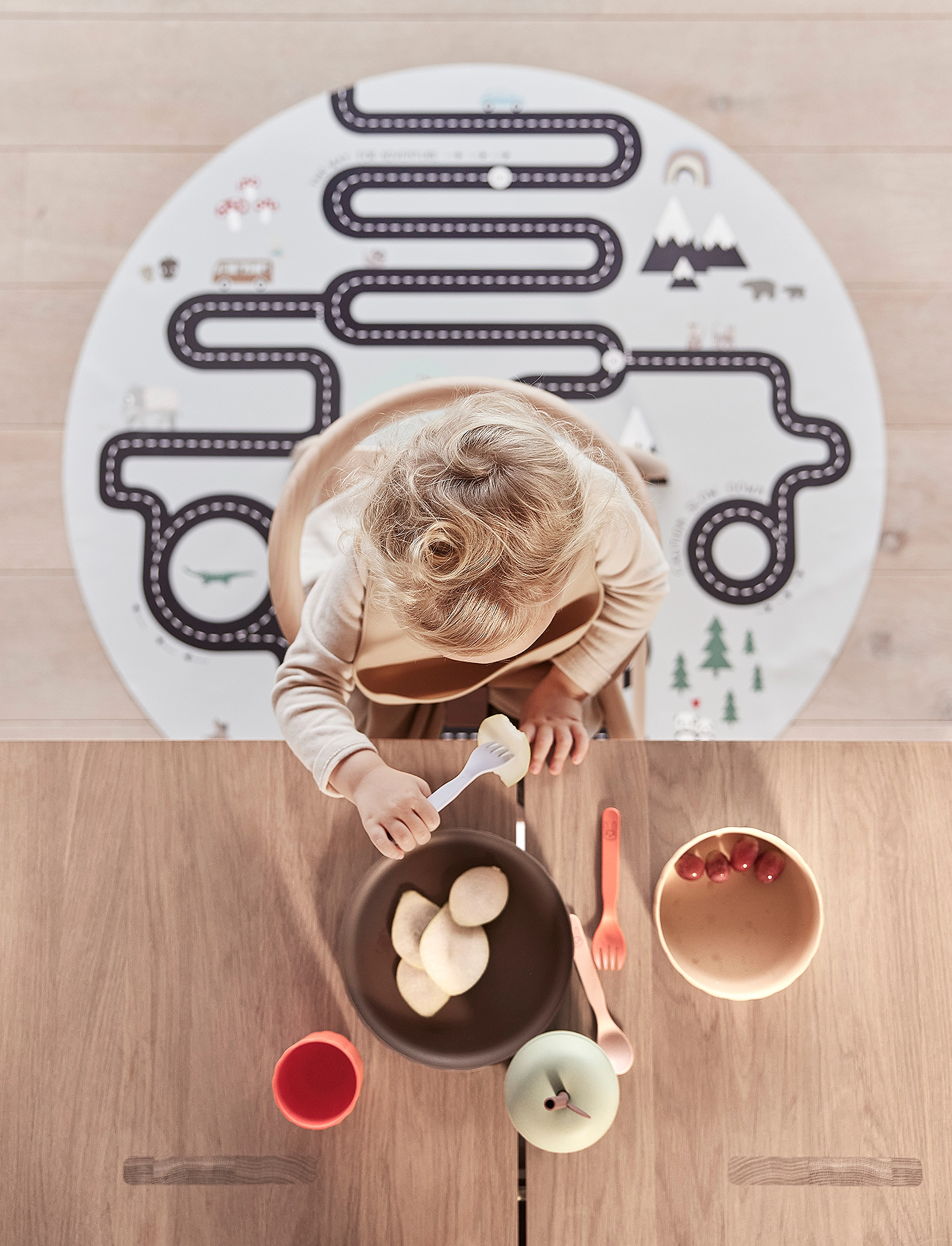 OYOY MINI Adventure Chair & Playmat, Ø112X0.1 cm x 112, Multi/patterned, Baby Og Graviditet > Baby Chairs & Accessories, Børn