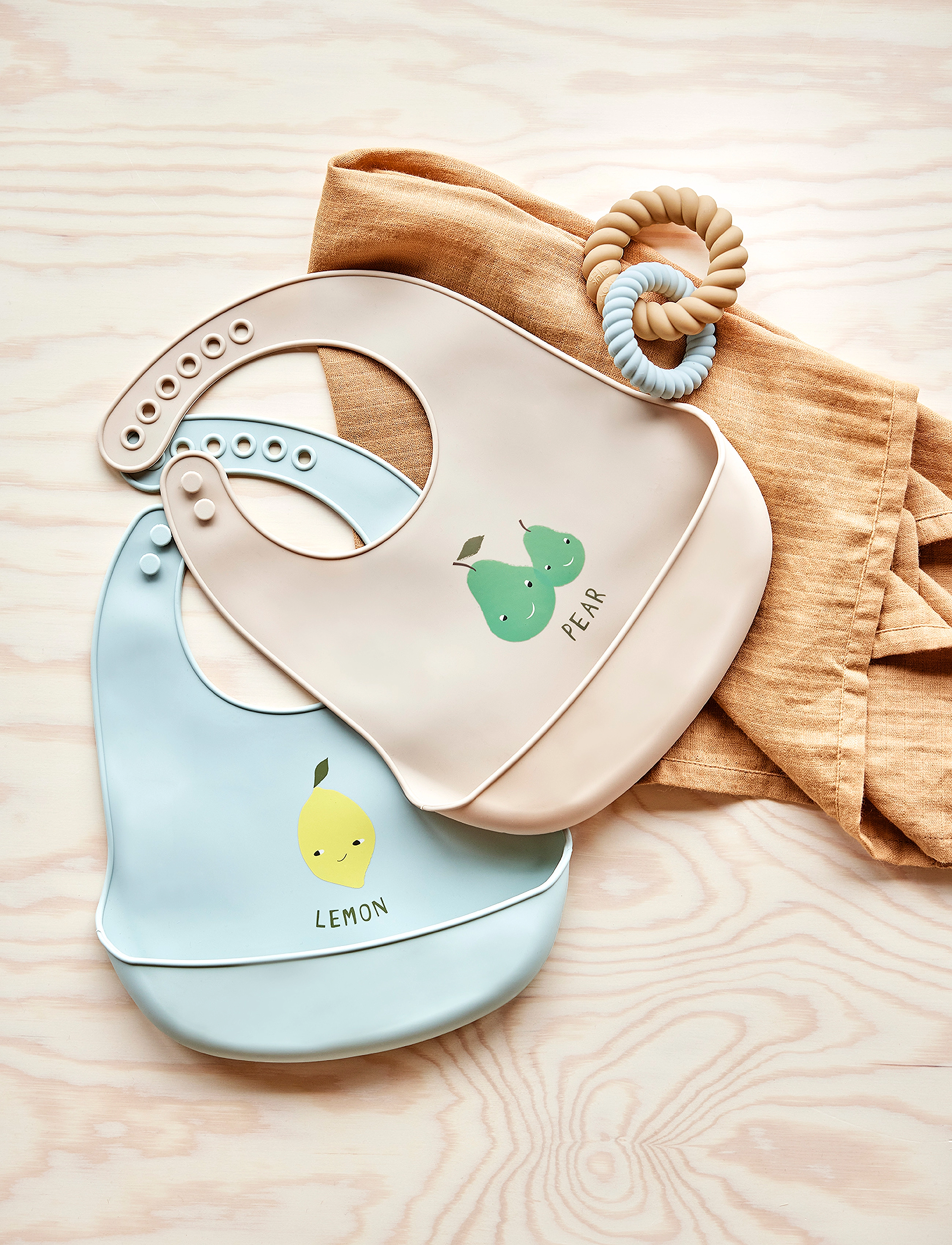 OYOY MINI - Yummy Silicone Bib - Pack of 2 - minty / camel - 1