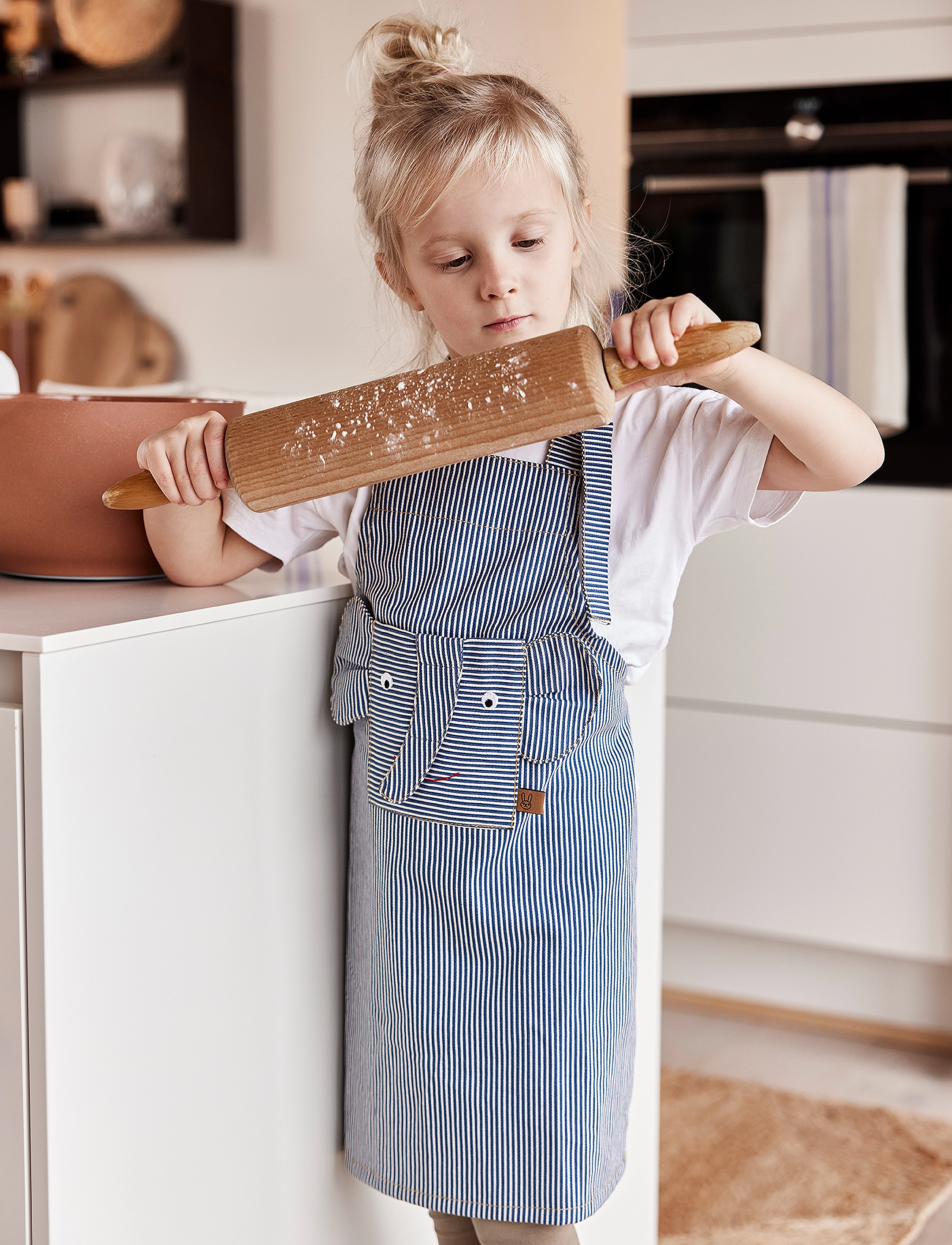 OYOY MINI Striped Denim Elephant Apron, One Size x 56, Baking & Cooking, Blau - Aprons, Kinder