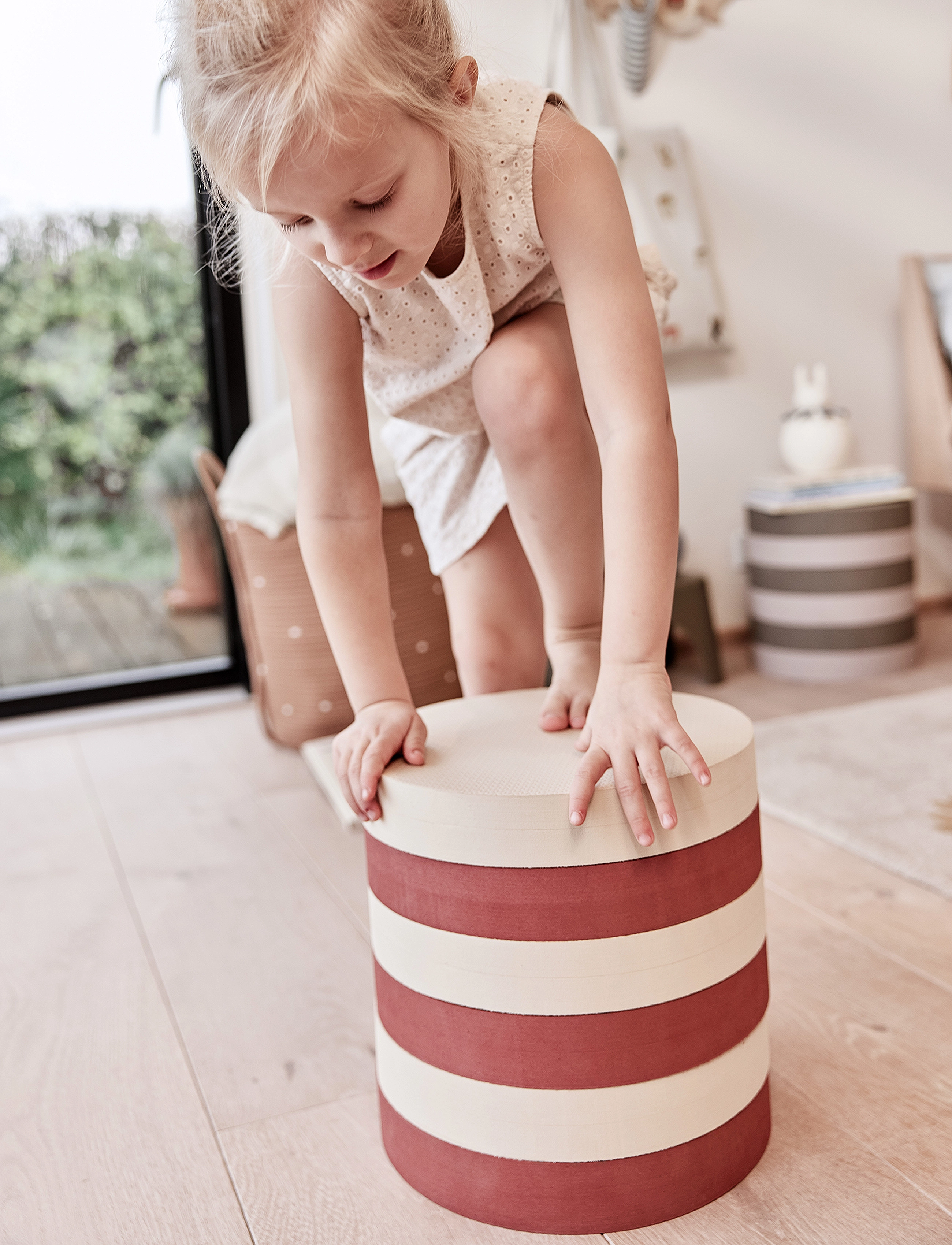 OYOY MINI Iro Stacking Stool, Ø28X28 cm x 28, Kids Decor, Rot - Furniture, Kinder