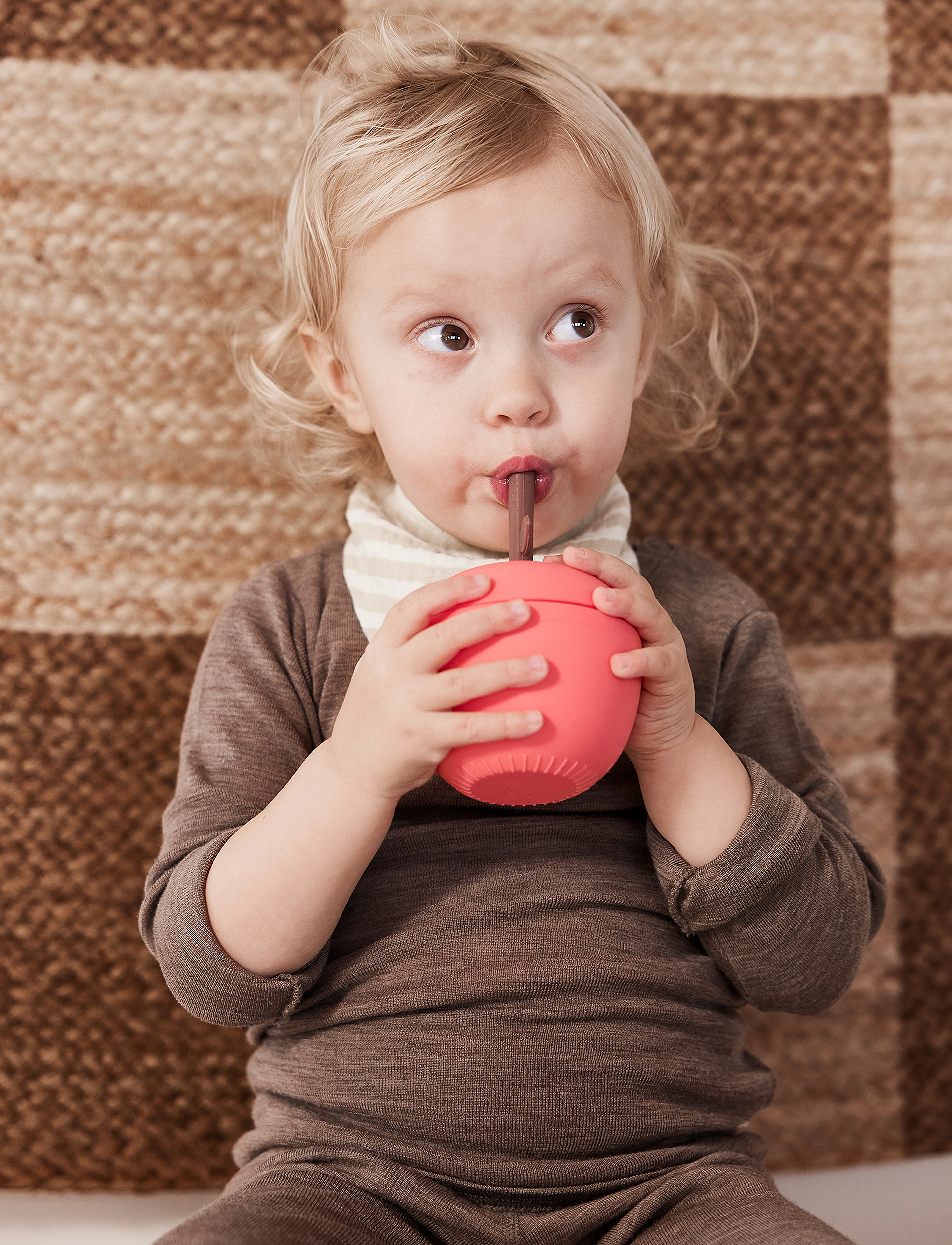 OYOY MINI Apple Cup, 25 CL, Red, Fodring Af Baby > Suttekopper, Børn