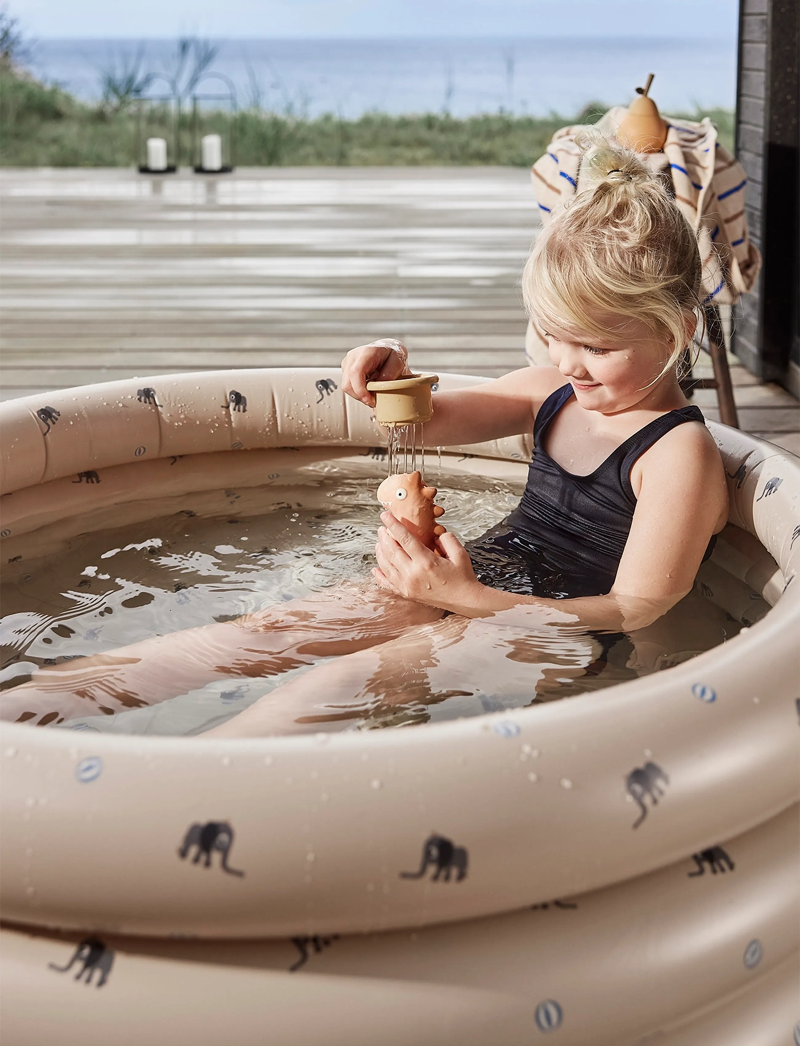 OYOY MINI - Elephant Swimming Pool Large & Beach Ball - vaikų baseinai - clay - 2