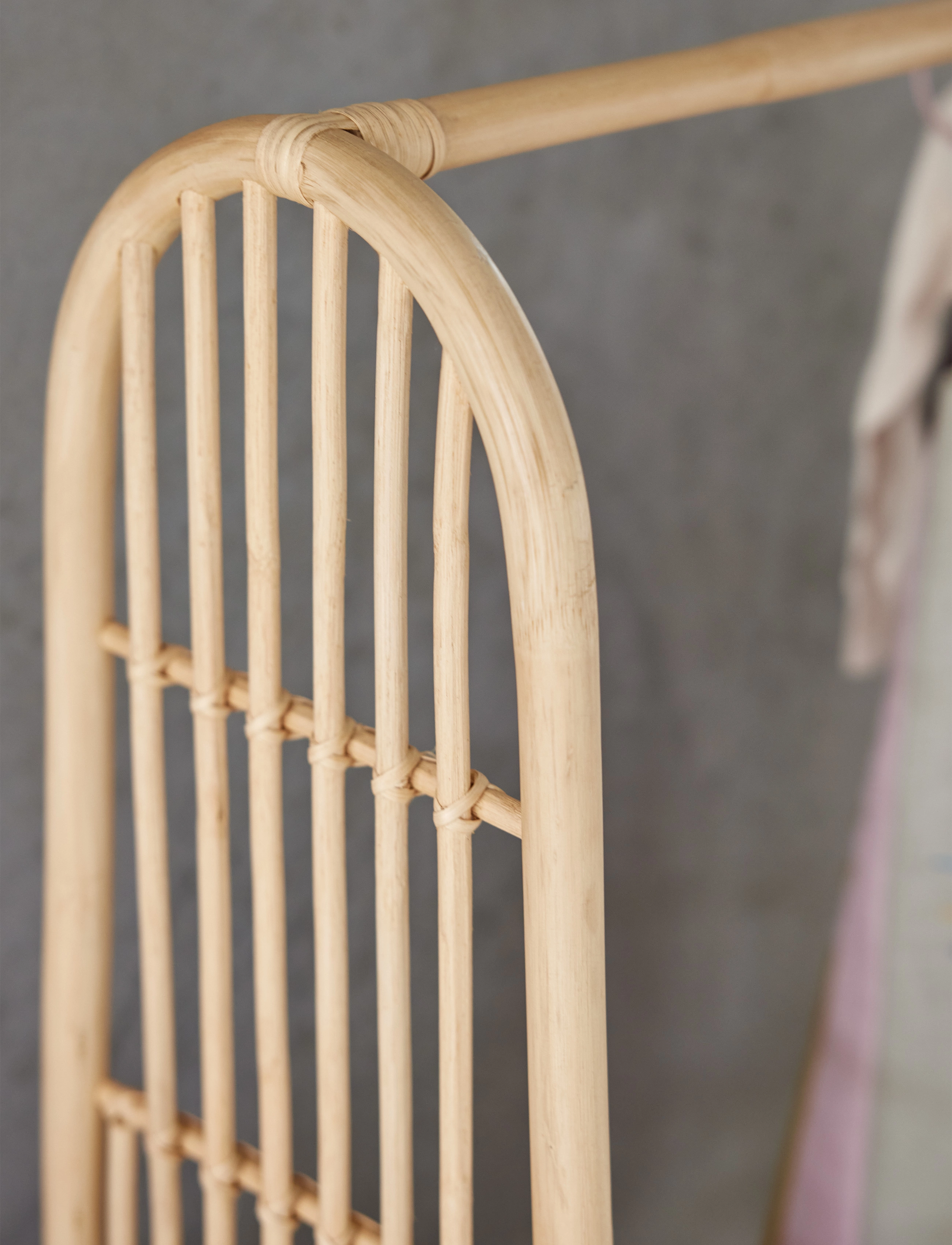 OYOY MINI - Nana Mini Clothes Rack - møbler - nature - 2