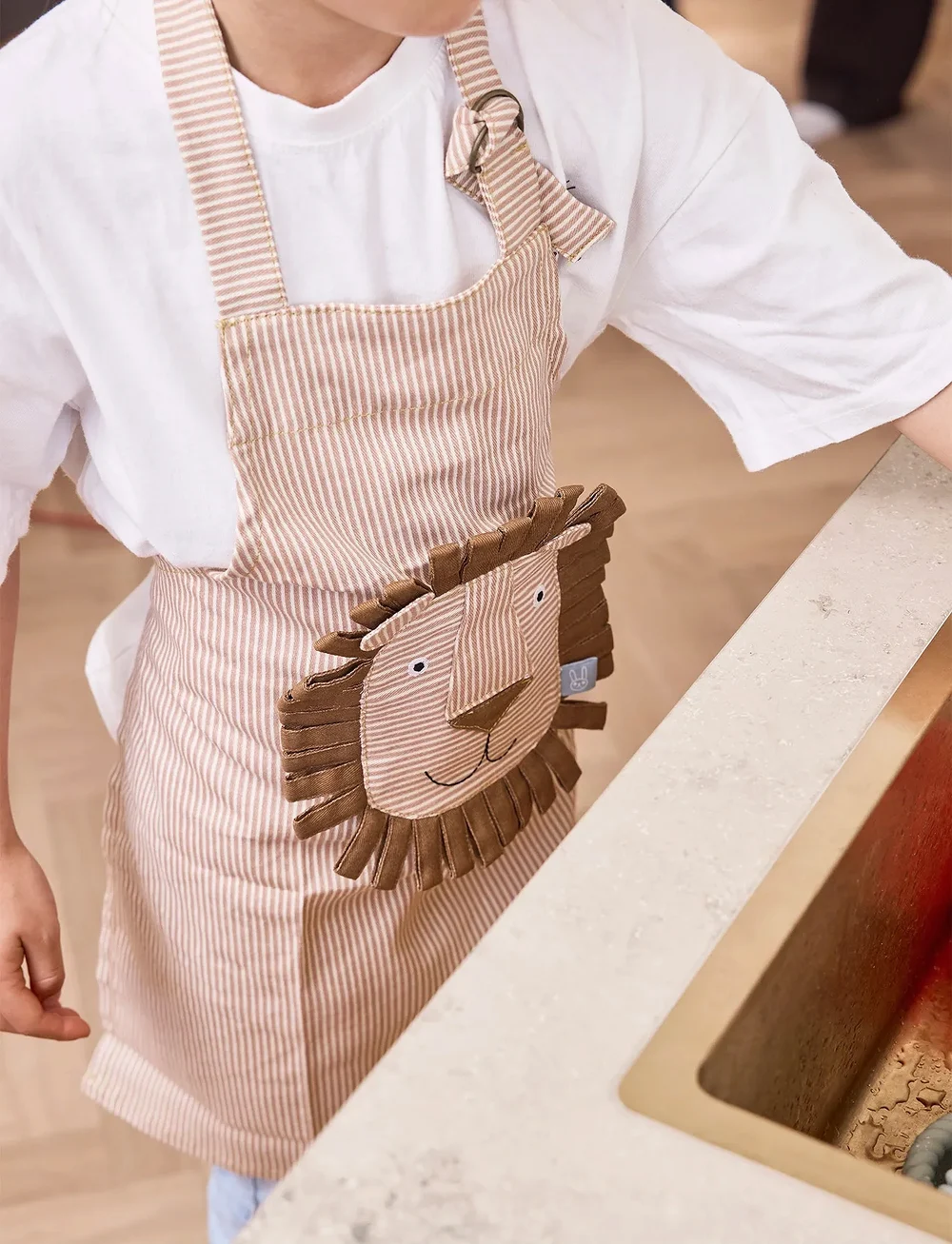 OYOY MINI - Striped Denim Lion Apron - põlled - caramel - 0