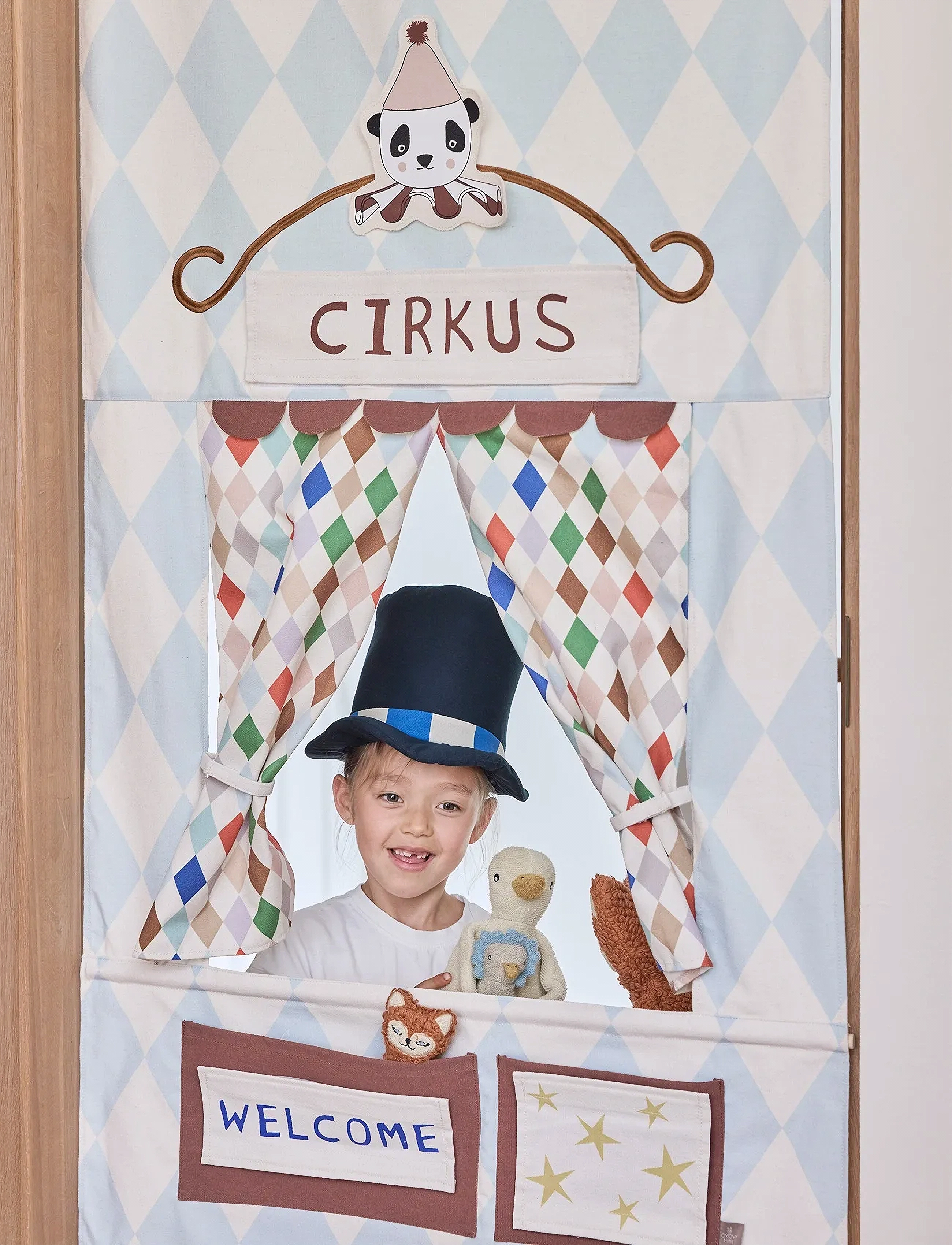 OYOY MINI Theater & Circus Play Door, One Size, Role Play, Mehrfarbig/gemustert - Toy Market Stalls Accessories, Kinder