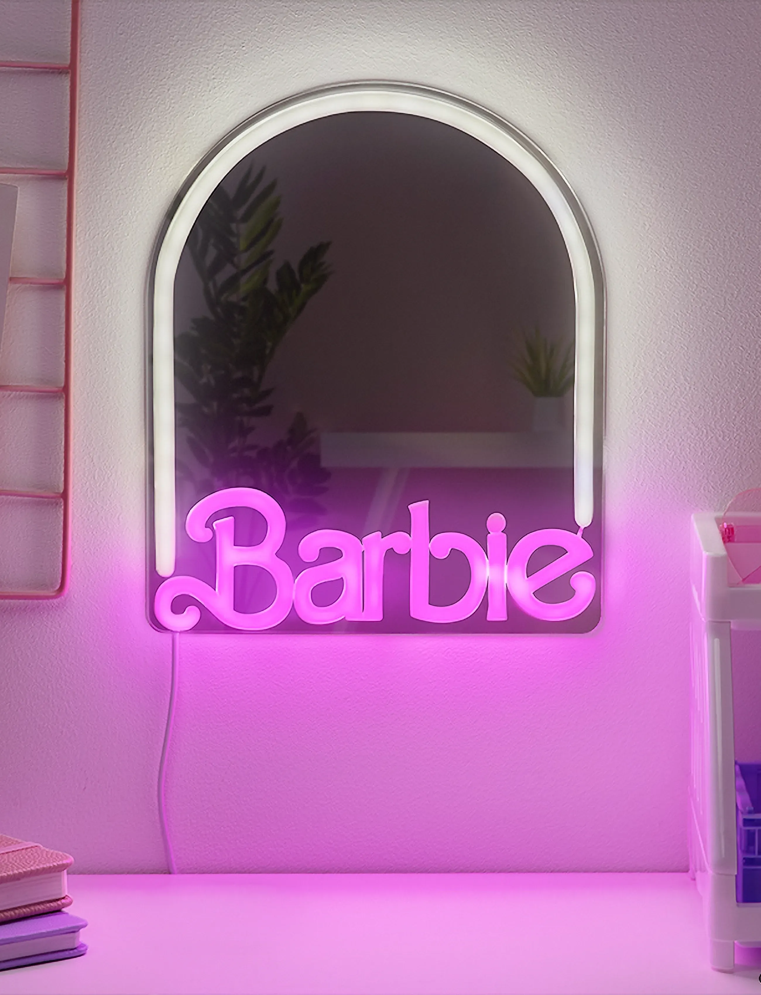 Paladone Barbie Wall Mountable Led Neon Mirror, H:27.0 cm, Kids Decor, Rosa - Decoration Accessories-details, Kinder