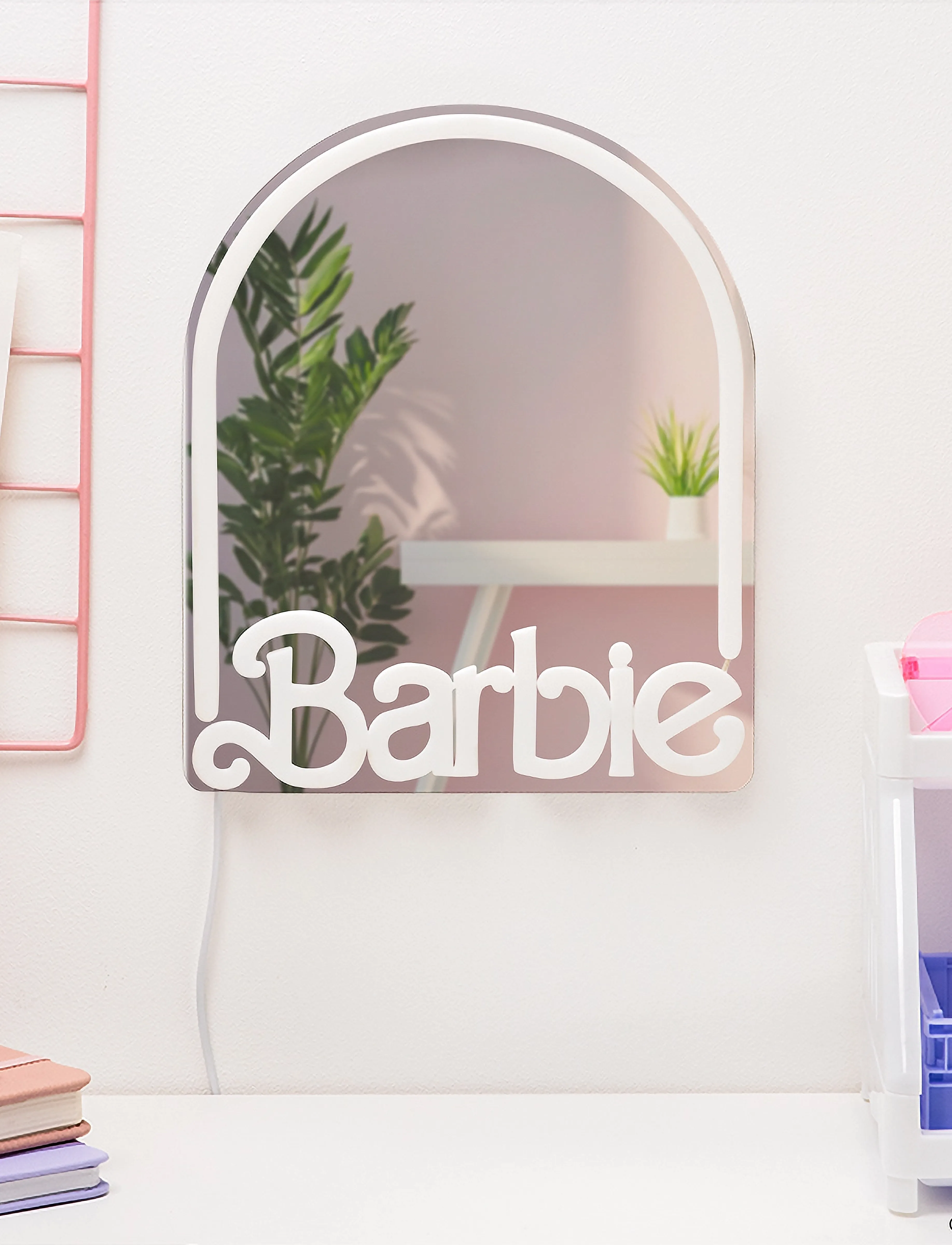 Paladone - BARBIE WALL MOUNTABLE LED NEON MIRROR - accessoires décoratifs - pink - 2