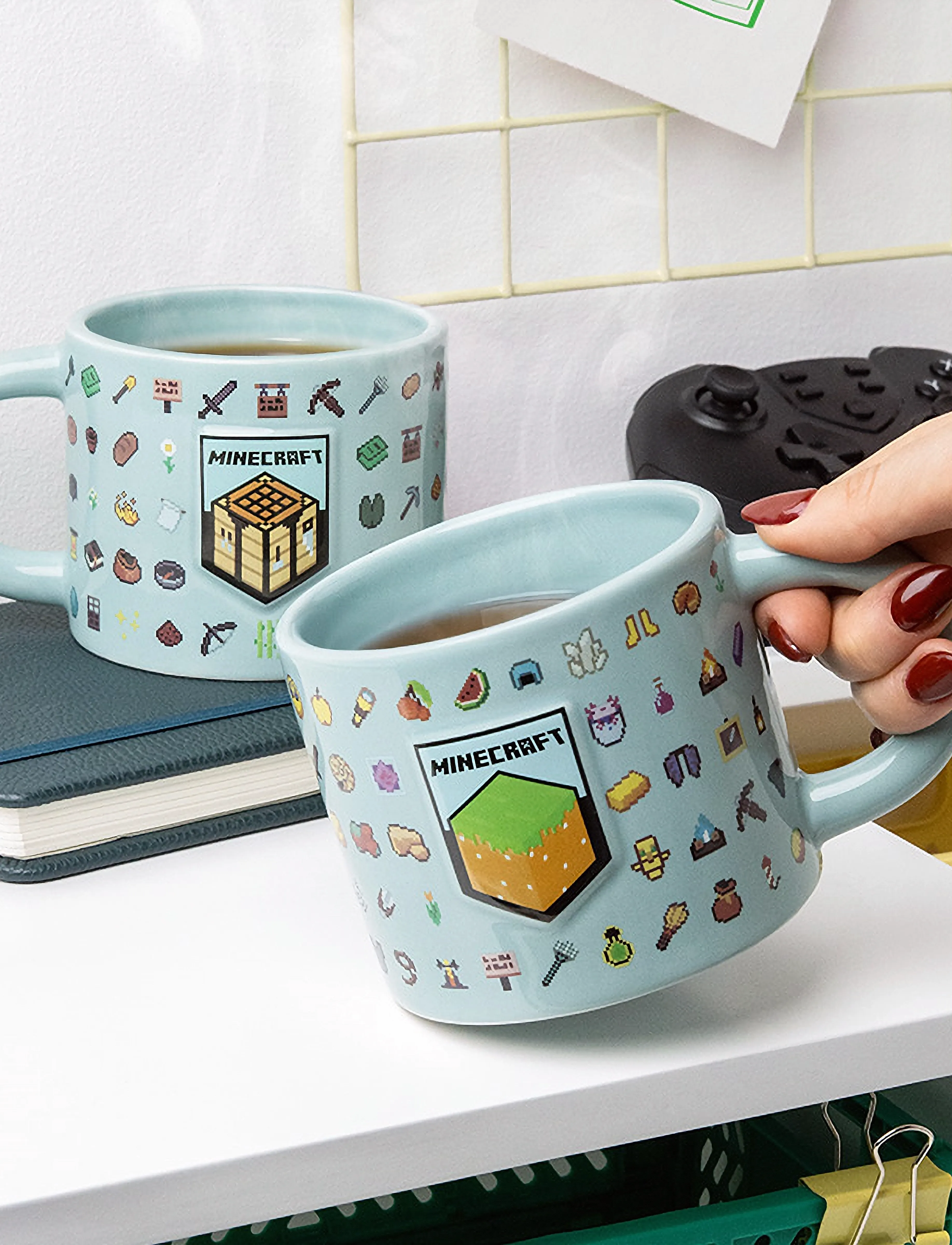 Paladone - MINECRAFT EMBOSSED MUG - filiżanki i kubki - green - 5