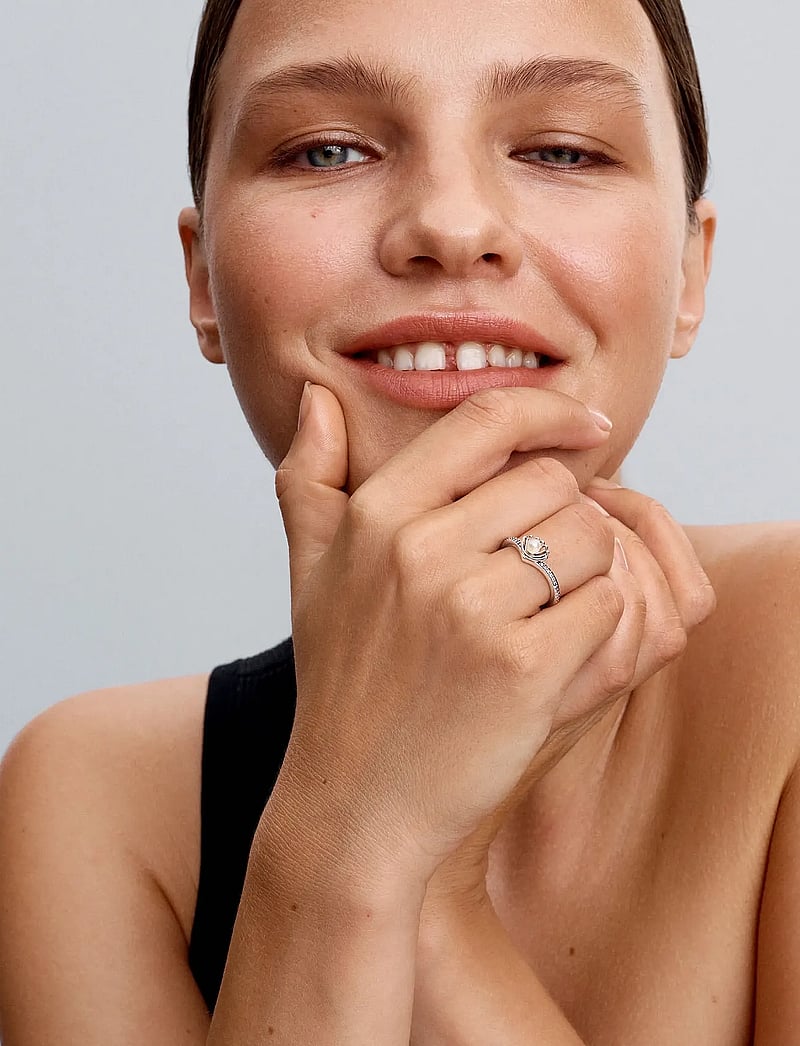 Pandora - Disney Ariel sterling silver ring with treated white freshwater cultured pearl and aurora borealis c - ringar - white - 0