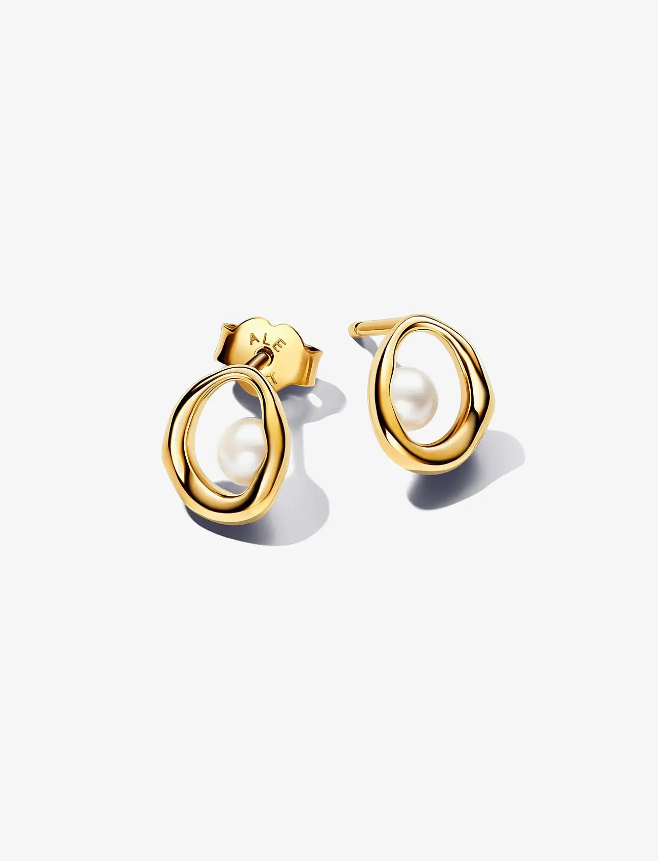 Pandora - 14k Gold-plated stud earrings with white treated freshwater cultured pearl - perlenohrringe - white - 1