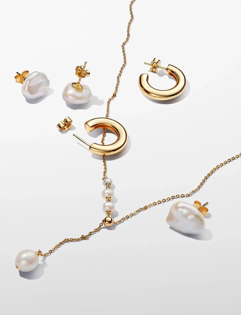 Pandora - 14k Gold-plated stud earrings with baroque white treated freshwater cultured pearl - pärlörhängen - white - 3