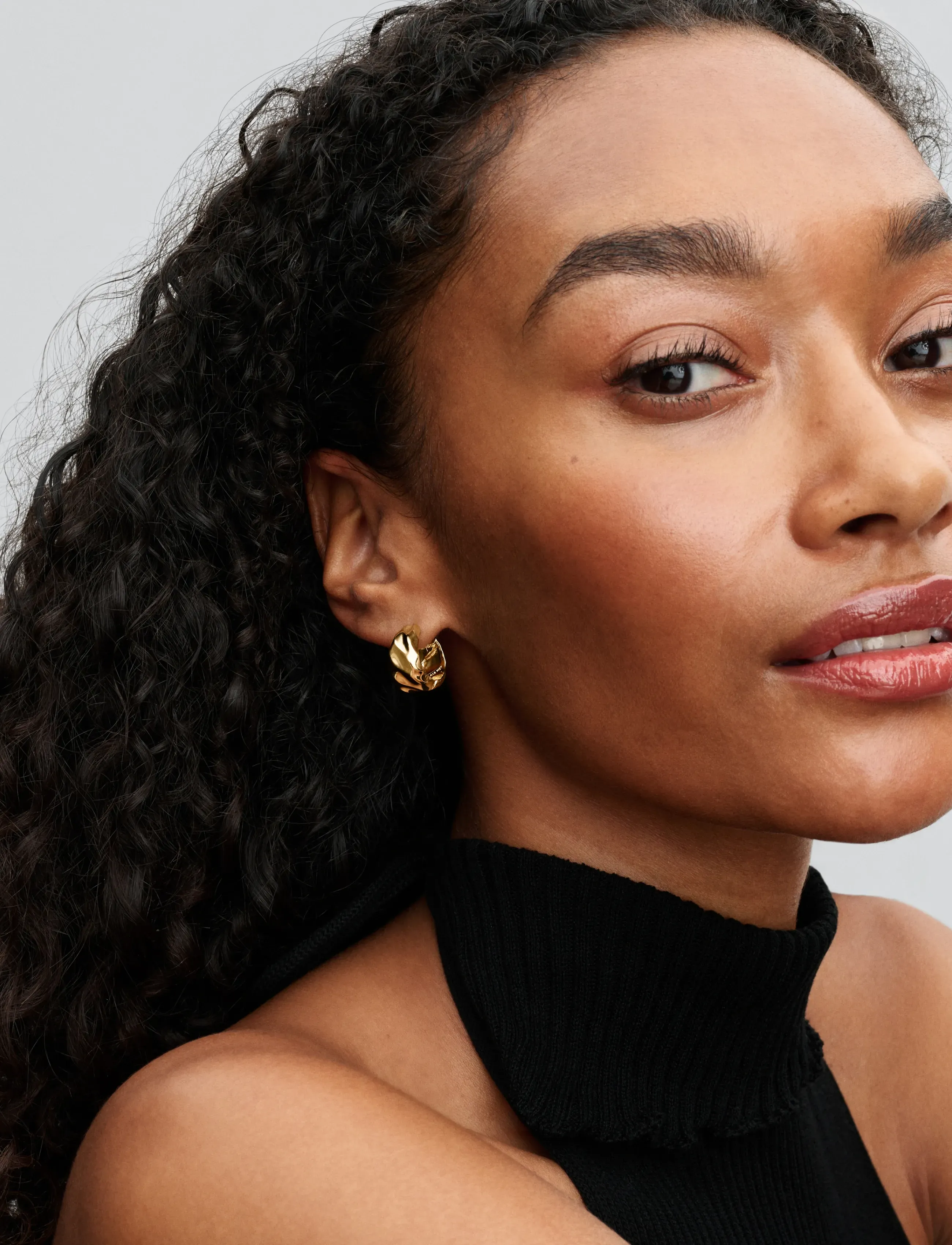Pandora Rippled 14K Gold-Plated Hoop Earrings, Kvinder, Bølgede Creoløreringe, Guld, Str: ONE SIZE