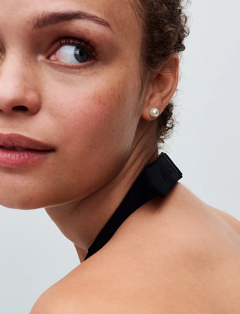 Pandora - Sterling silver stud earrings with 7 mm white treated freshwater cultured pearl - pärlörhängen - white - 0