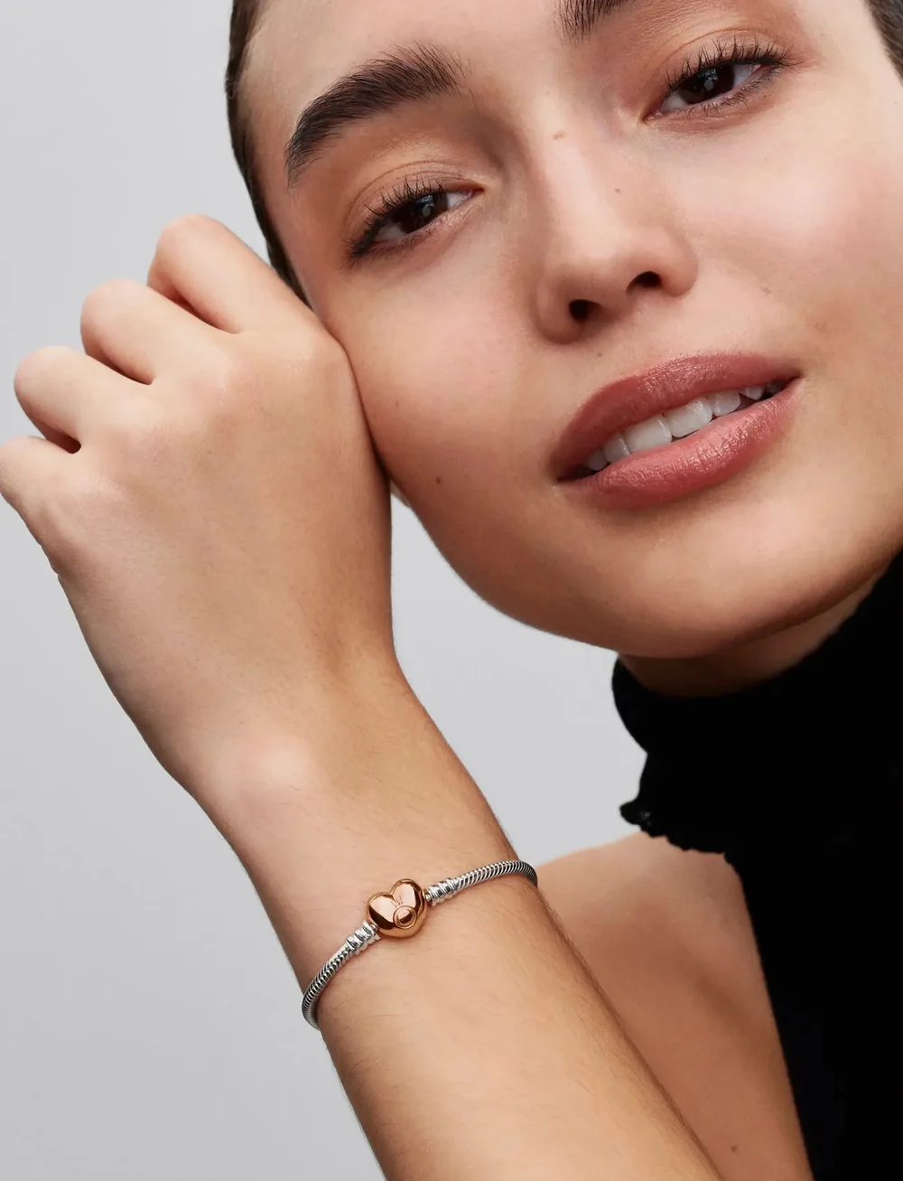 Pandora - Silver bracelet with heart-shaped 14k rose gold-plated clasp - kettenarmbänder - no color - 0