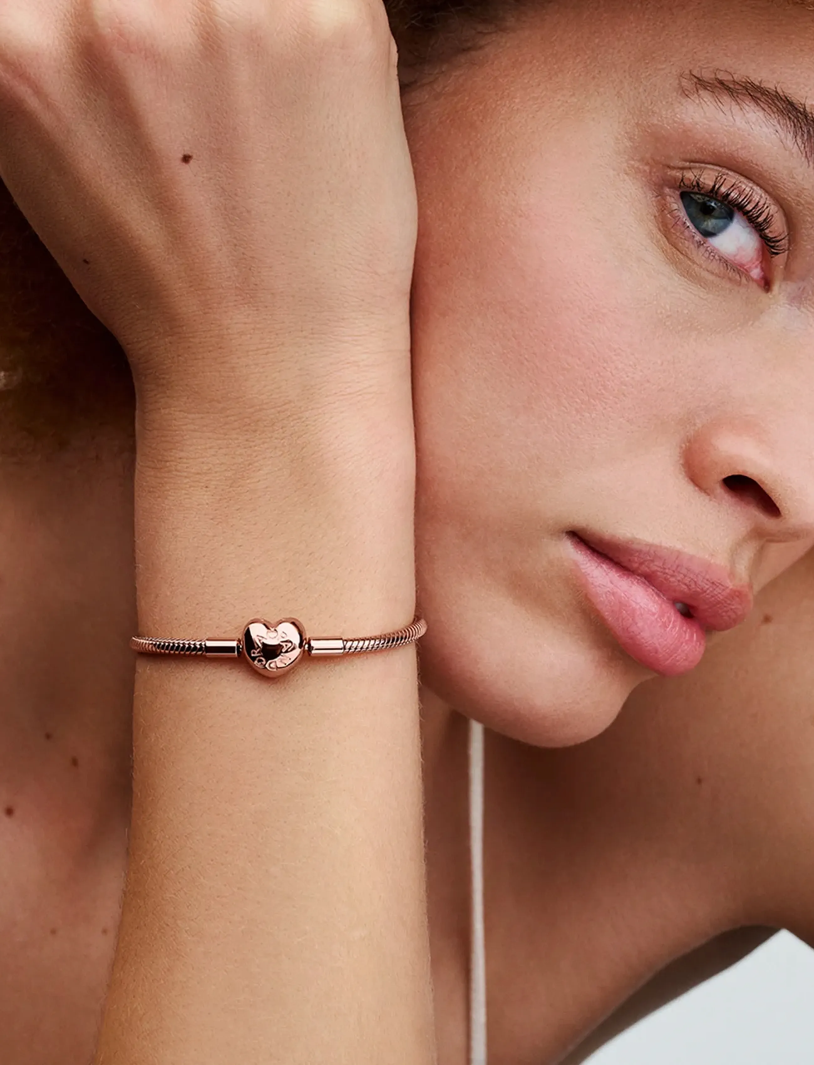Pandora Snake Chain 14K Rose Gold-Plated Bracelet With Heart Clasp, 20 cm, Bracelets, Rosa - Frauen