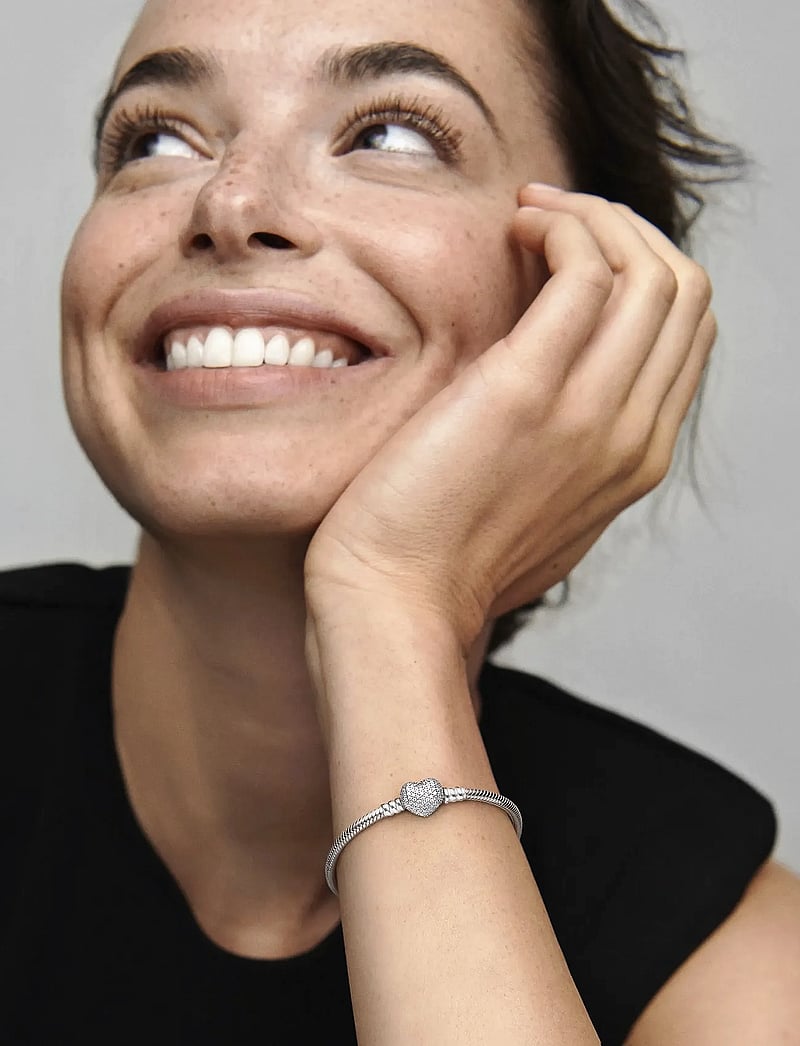 Pandora - Silver bracelet with heart-shaped clasp and cubic zirconia - kedjearmband - clear - 0