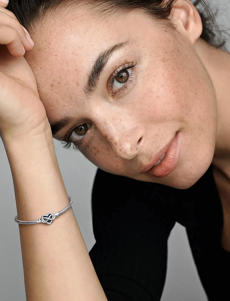 Pandora - Snake chain sterling silver bracelet with infinity heart clasp with clear cubic zirconia - kedjearmband - clear - 0