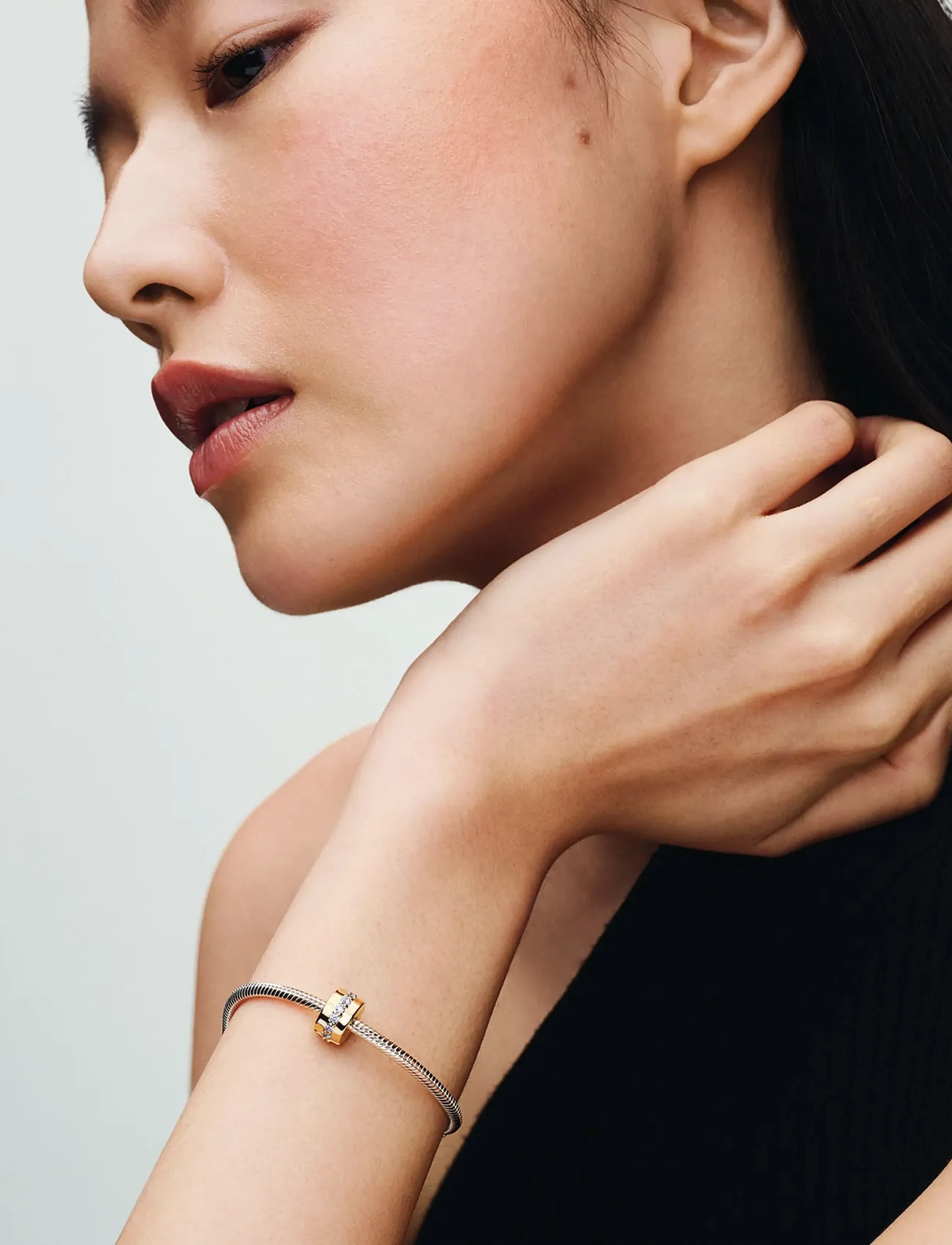 Pandora Clear Sparkling Row Clip Charm, One Size, Gold, Smykker > Vedhæng, Dame