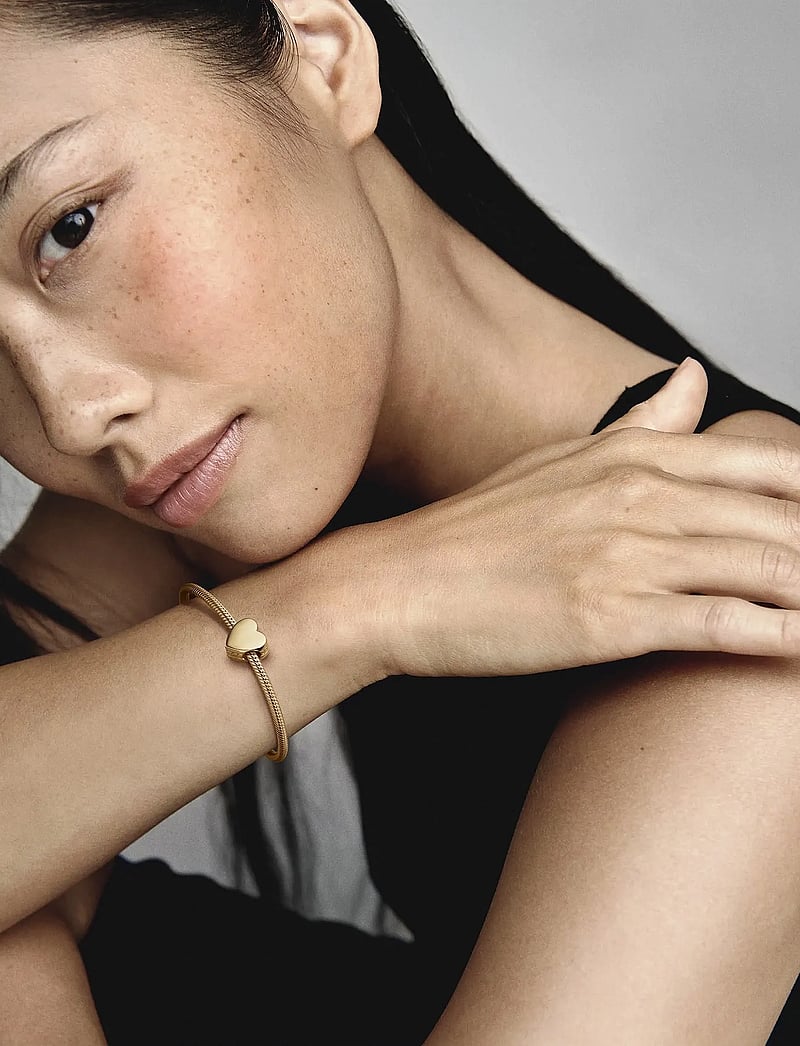 Pandora - Engravable heart 14k gold-plated charm - hängen & berlocker - no color - 0