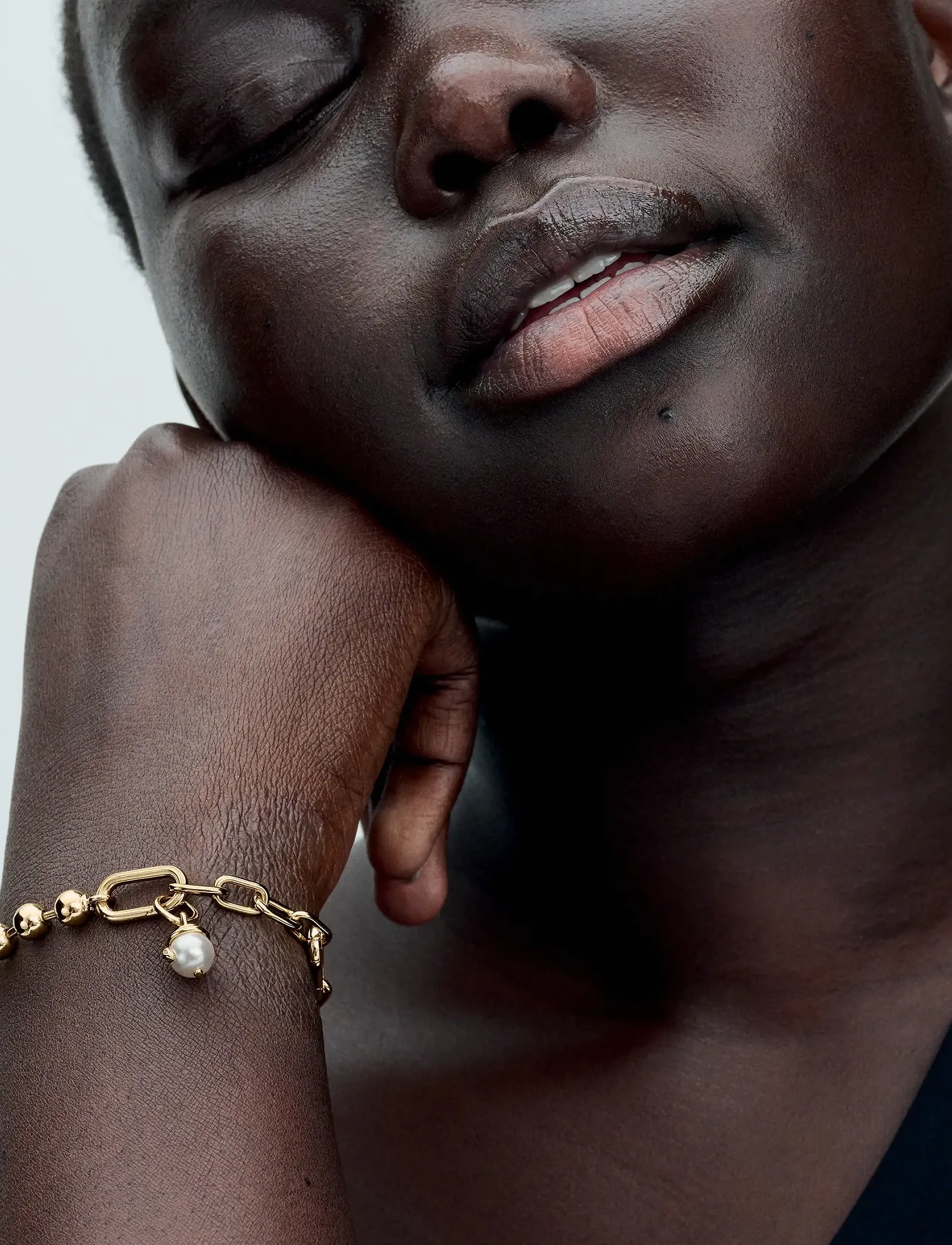 Pandora Snake 14K Gold-Plated Mini Dangle With White Lacquered Artificial Pearl And Clear Cubic Zirconia, Kvinder, Slange Perle Vedhæng, Guld, Str: ON