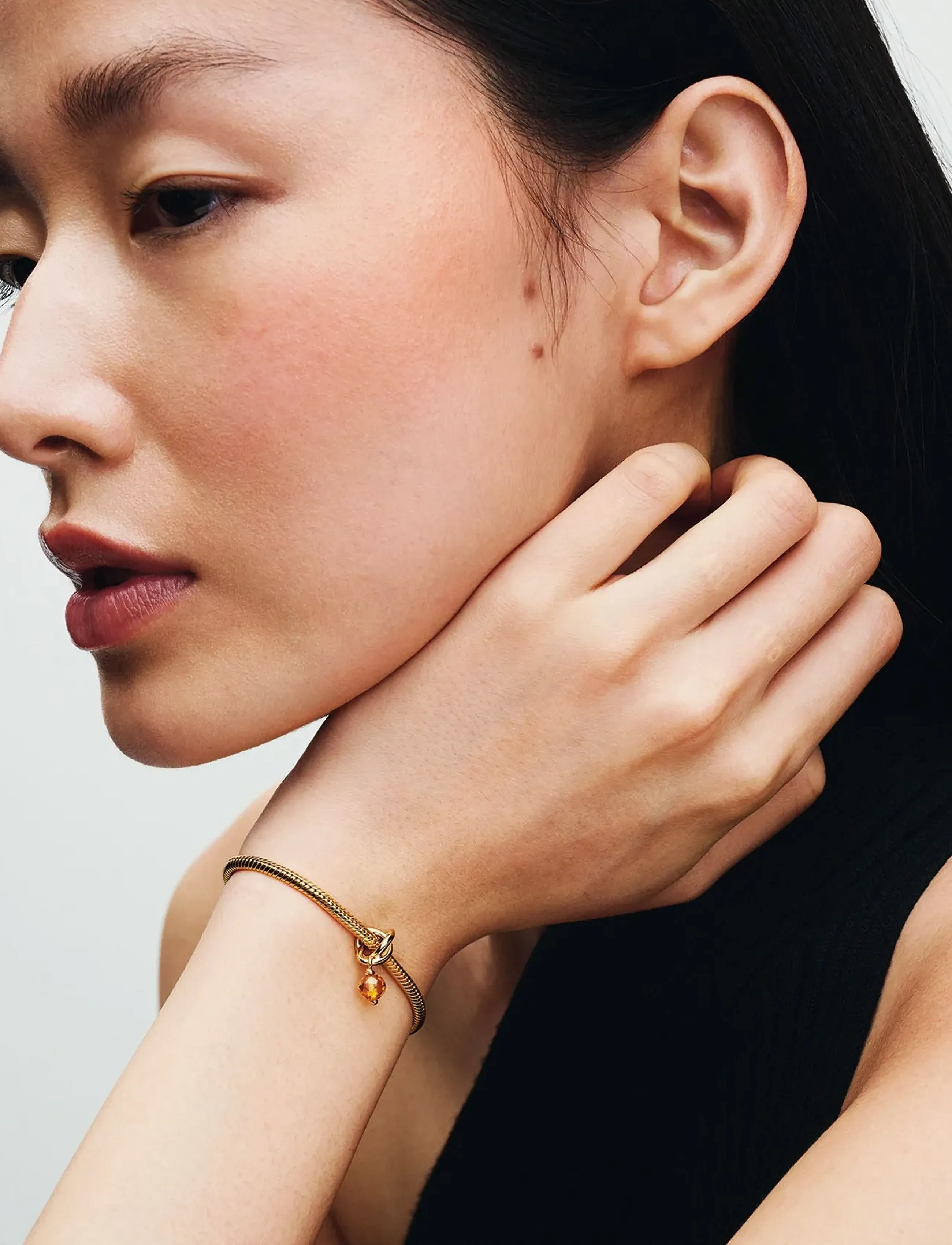 Pandora Faceted Honey Eternity Circle Dangle, One Size, Gold, Smykker > Vedhæng, Dame