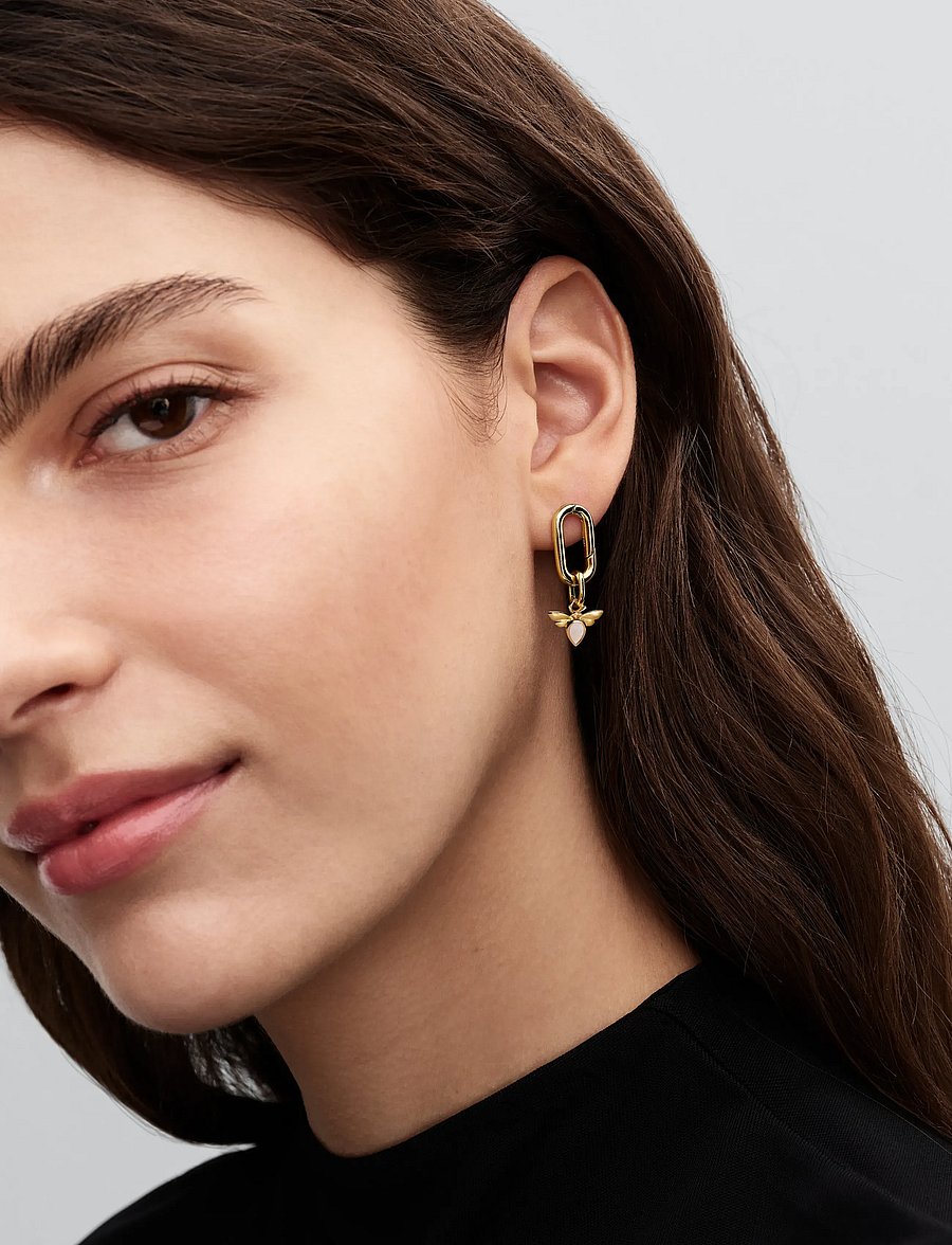 Pandora - Bee 14k gold-plated mini dangle with white bioresin man-made mother of pearl - anhänger - white - 0
