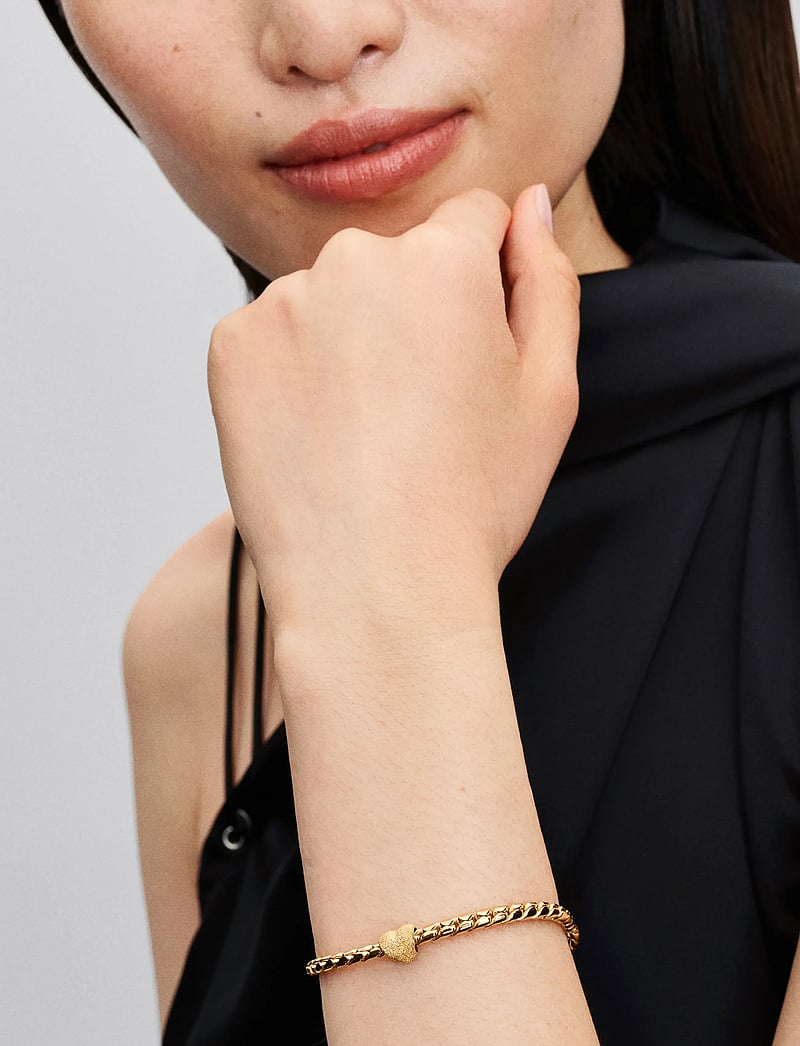 Pandora Textured Heart 14k Gold-plated Mini Charm (PND764000C00) Pendants