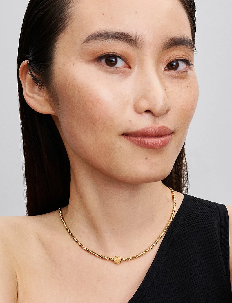 Pandora - Textured clover 14k gold-plated mini charm - hängen & berlocker - no color - 0