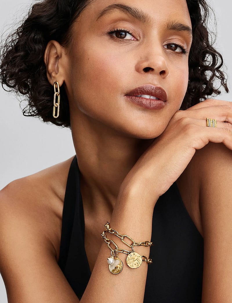 Pandora - Pegasus 14k gold-plated medallion with golden white bioresin man-made mother of pearl - hängen & berlocker - white - 4