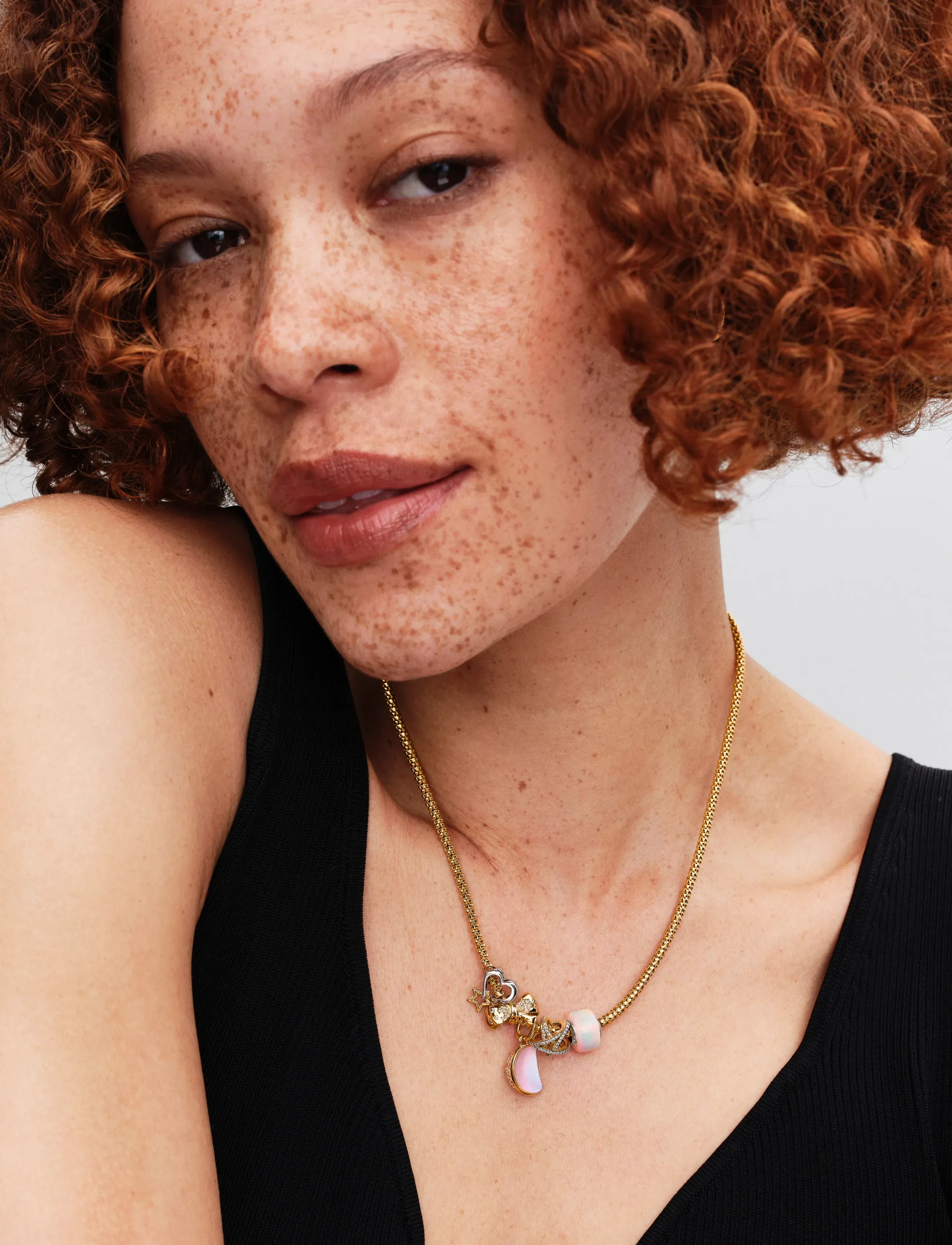 Pandora - Moon 14k gold-plated dangle with clear cubic zirconia and moonstone iridescent glass - pendentifs - white - 4