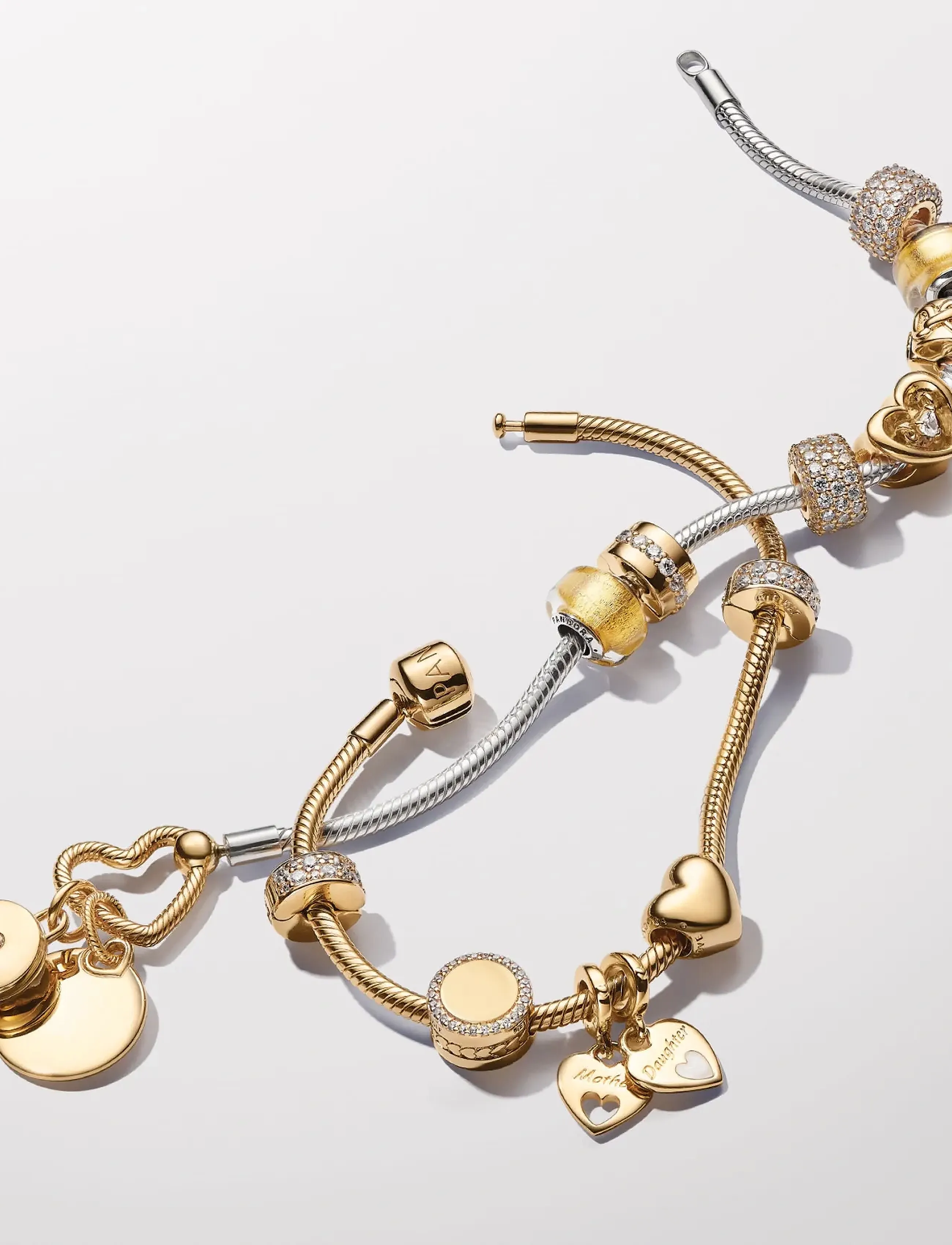 Pandora - Knotted hearts 14k gold-plated clip - hängen & berlocker - no color - 3